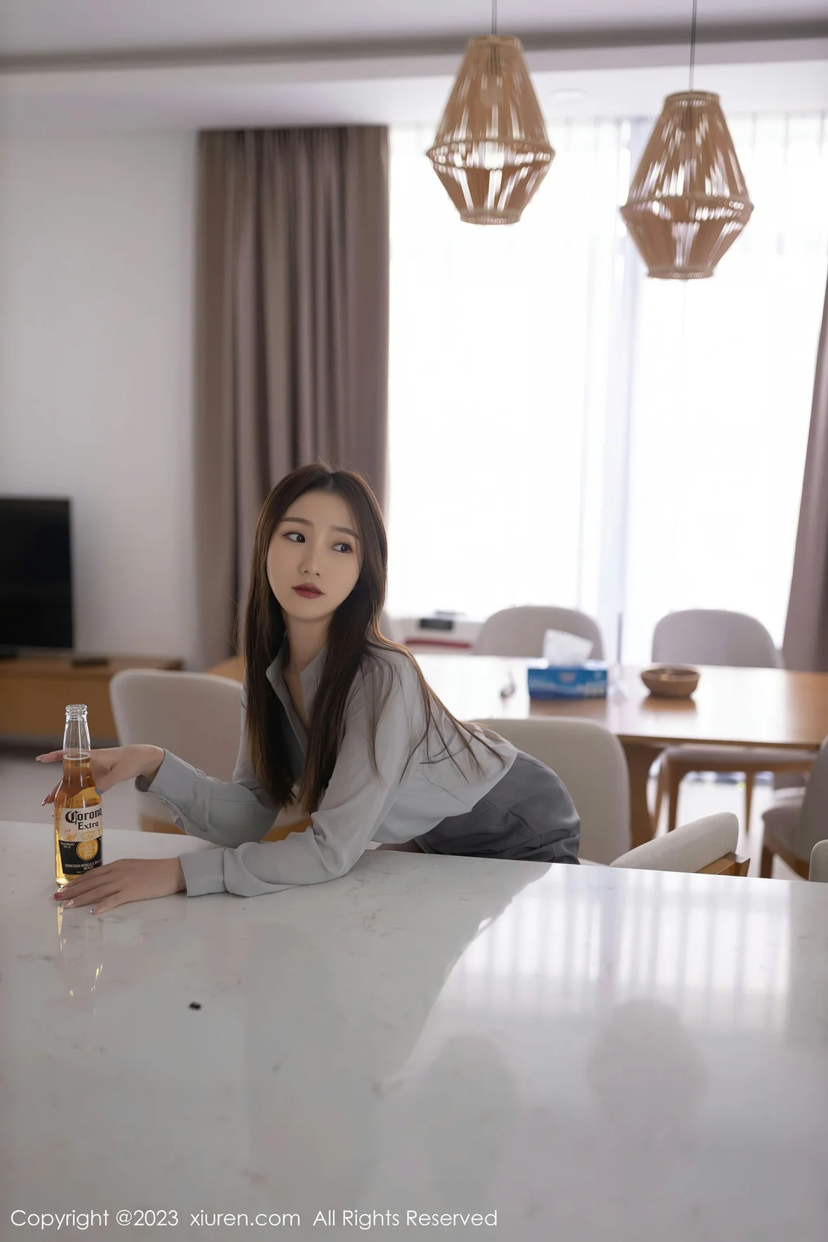  XiuRen 秀人 No.6989 杏子Yada “醉酒”主题拍摄性感写真1 [81P]第1张