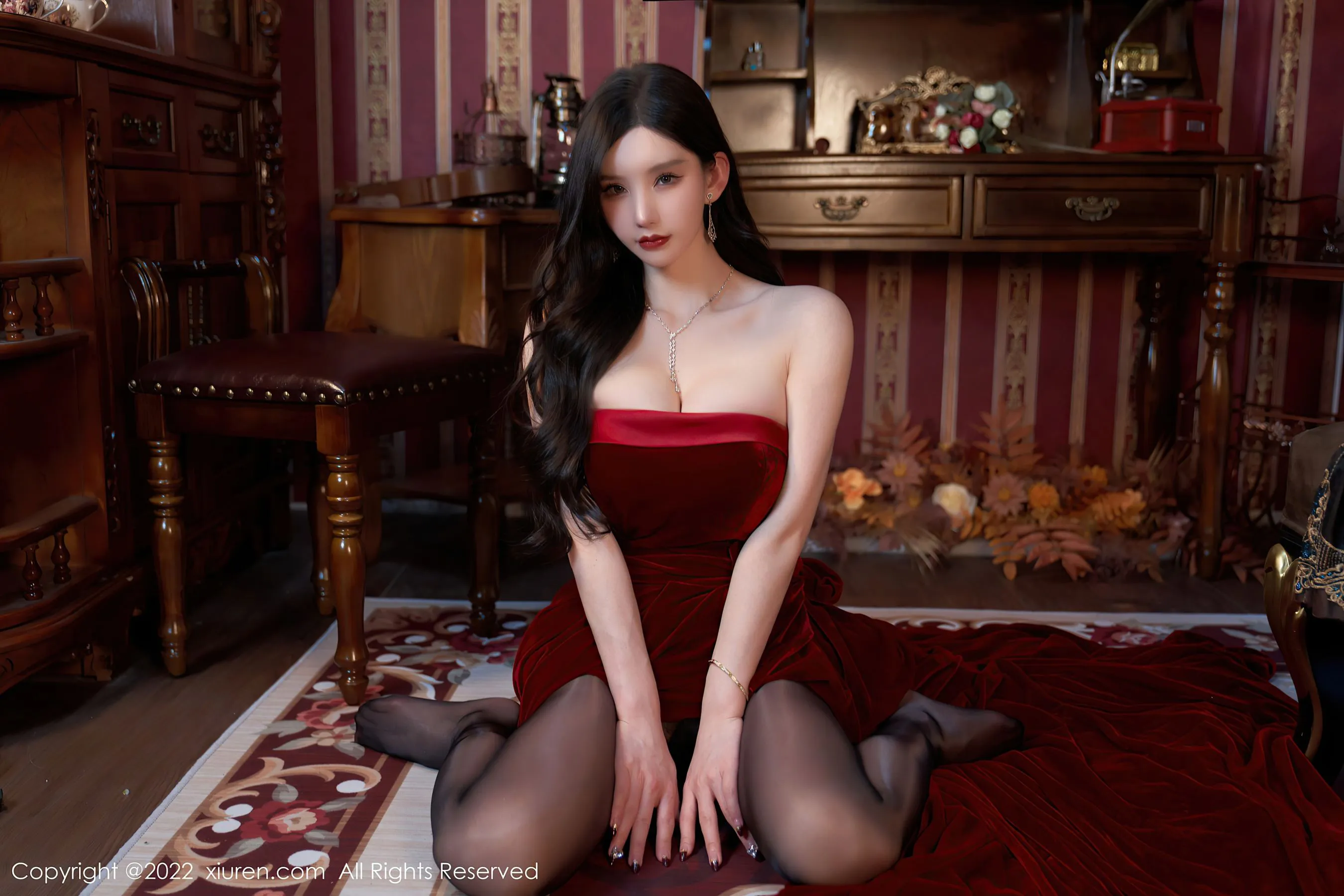  秀人网 No.4909 周于希Sally 长裙黑丝冷艳旅拍第9张