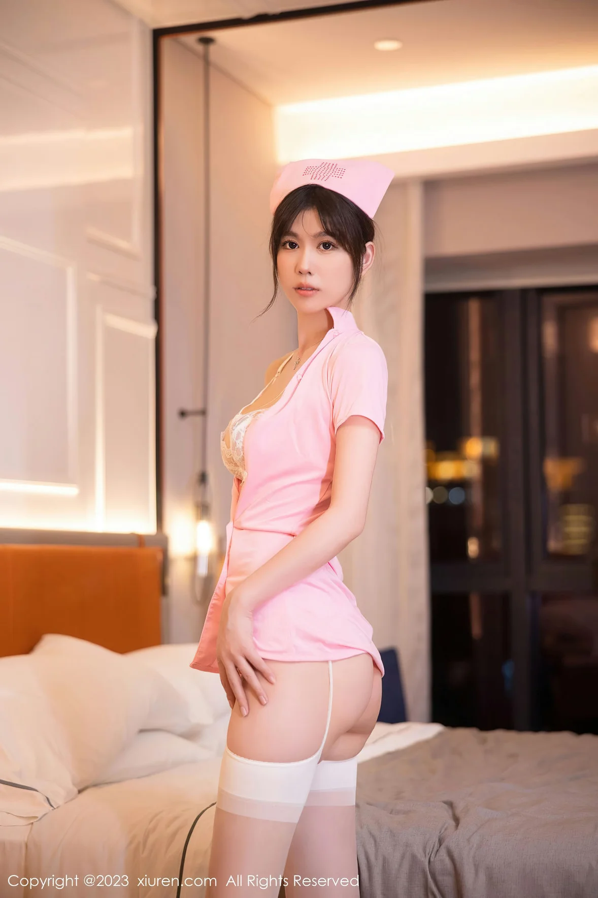  XiuRen 秀人 No.6910 李雅柔182CM 情趣护士服性感写真 [61P]第8张