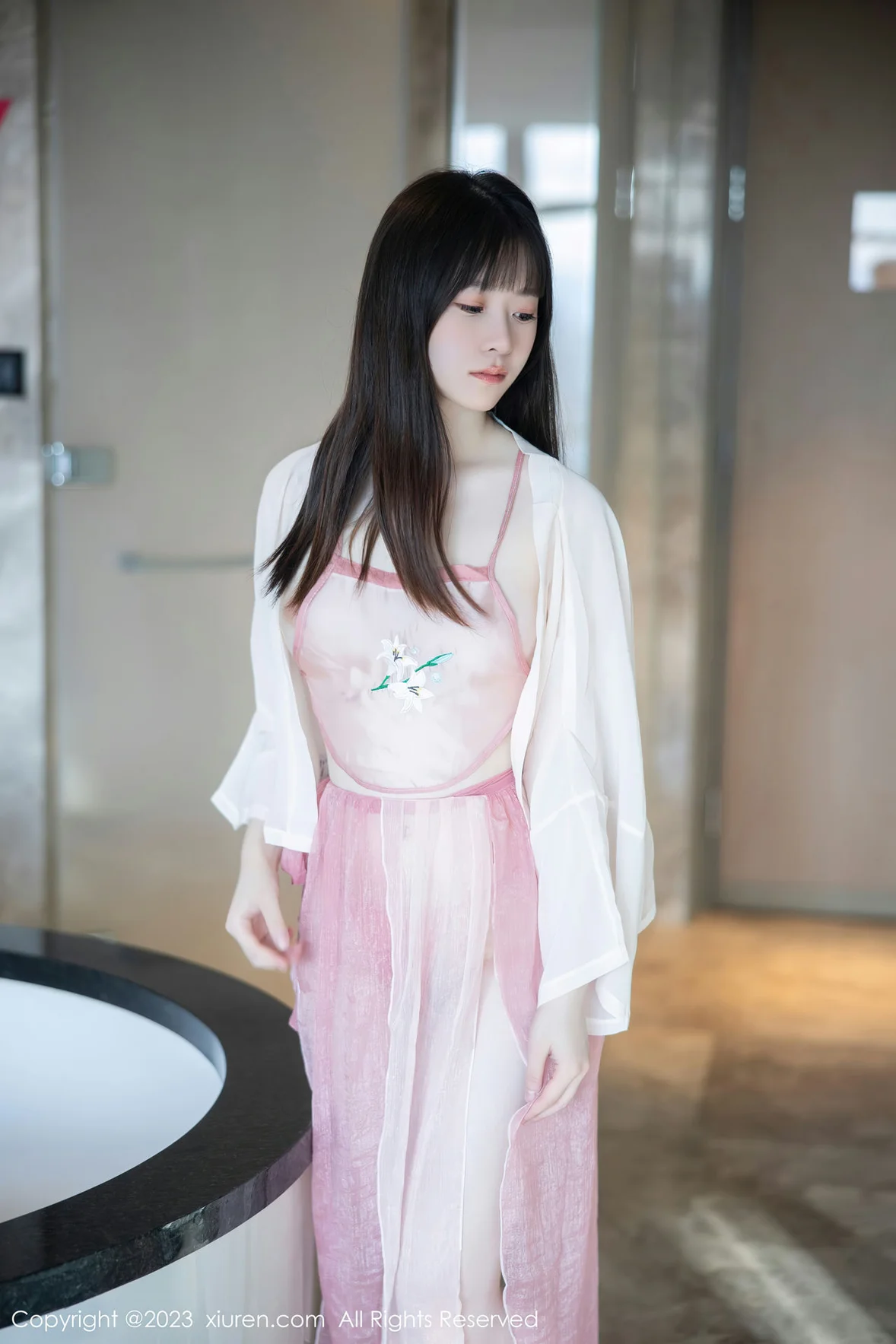  XiuRen 秀人 No.6926 林悠悠 首套写真粉色古装 [78P]第1张