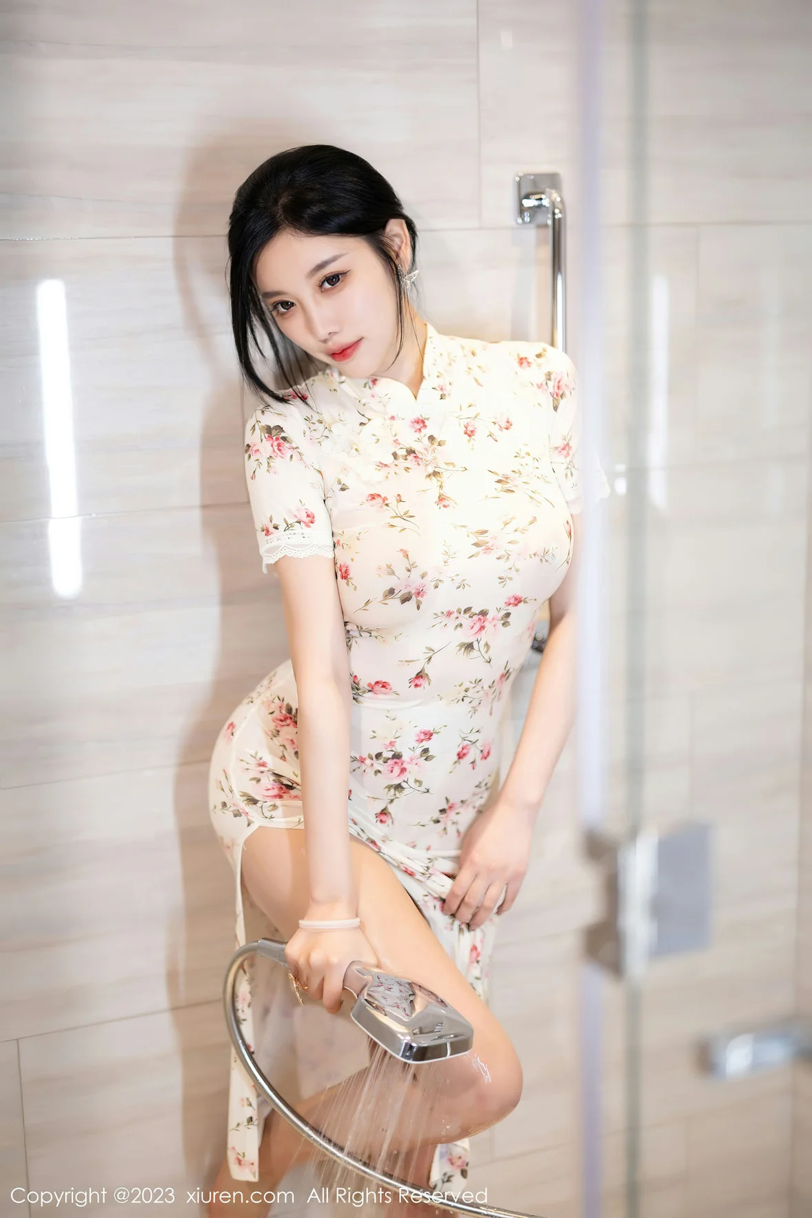  秀人网 No.7363 杨晨晨Yome 碎花旗袍浙江安吉旅拍 [87P]第18张