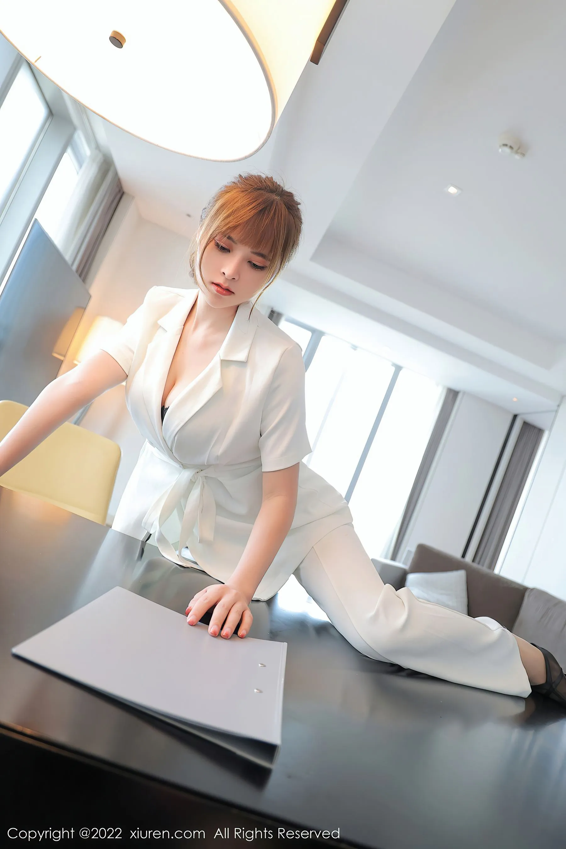  秀人网 No.5019 奈沐子 Ol装扮美腿第15张