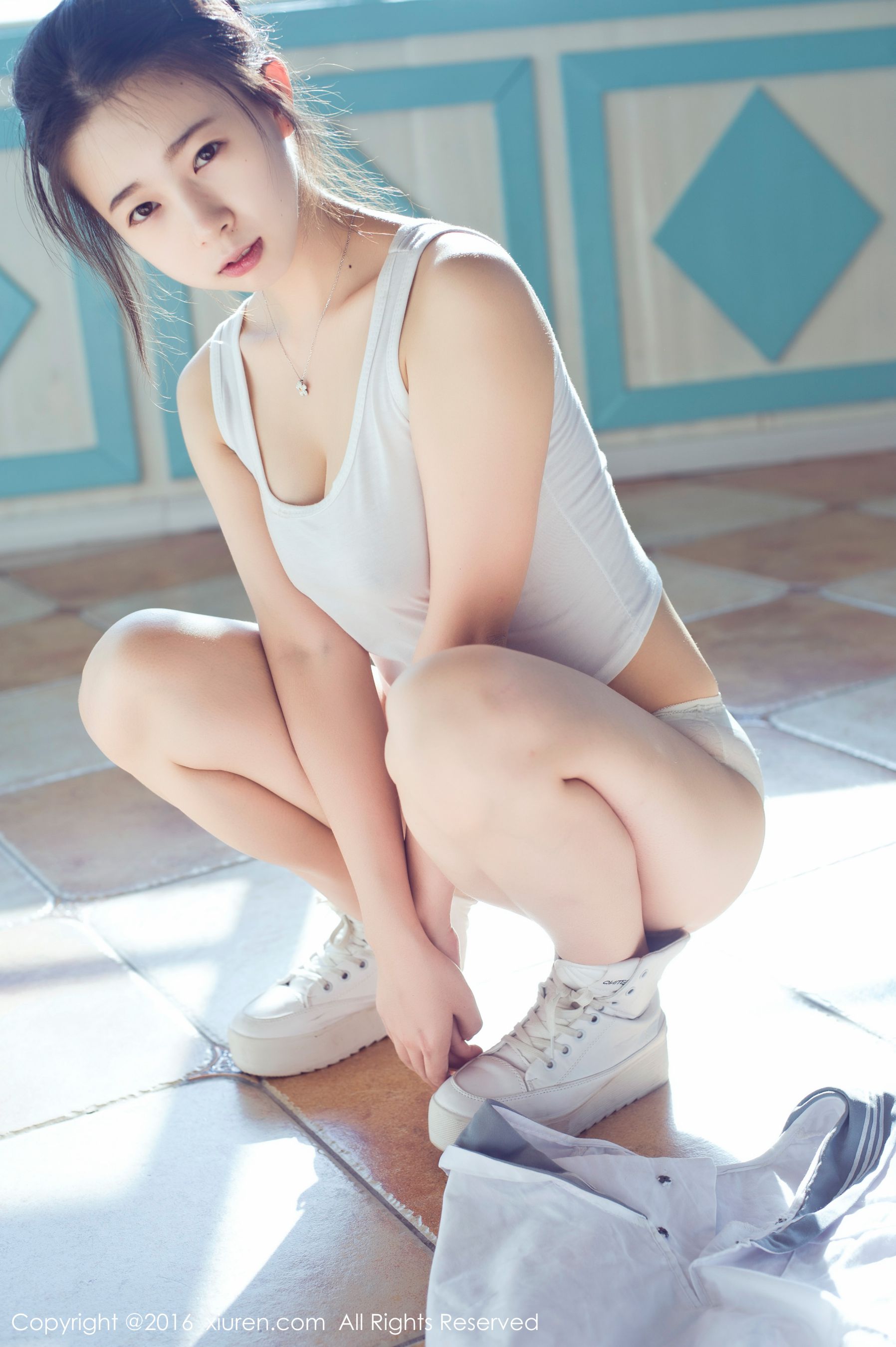 草莓zz/吴允芝《日系死库水、日本高中出操服、小裤裤小背心》 秀人网 No.616第10张