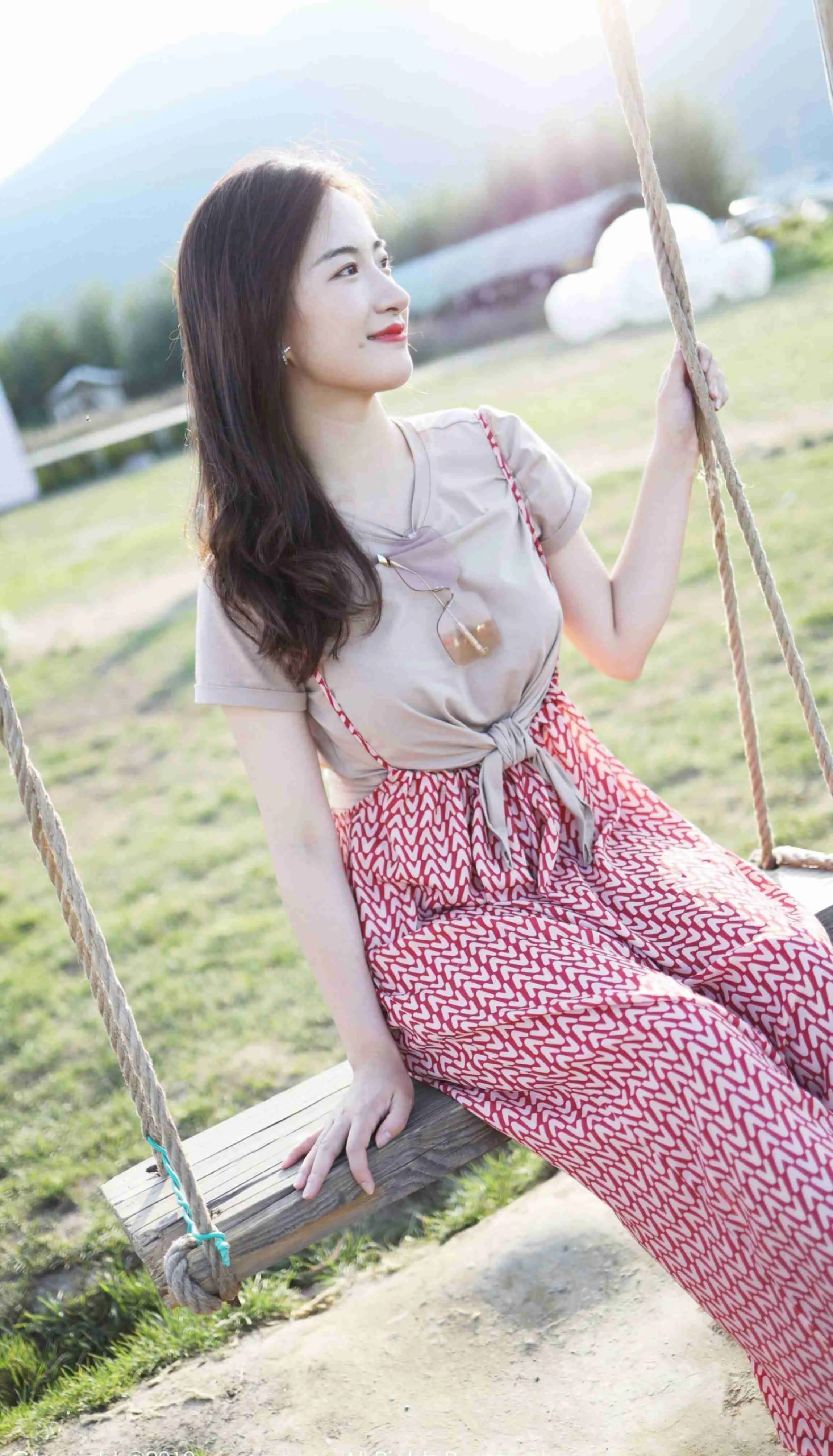 XIUREN秀人网 No.1718 艺儿拿铁第13张