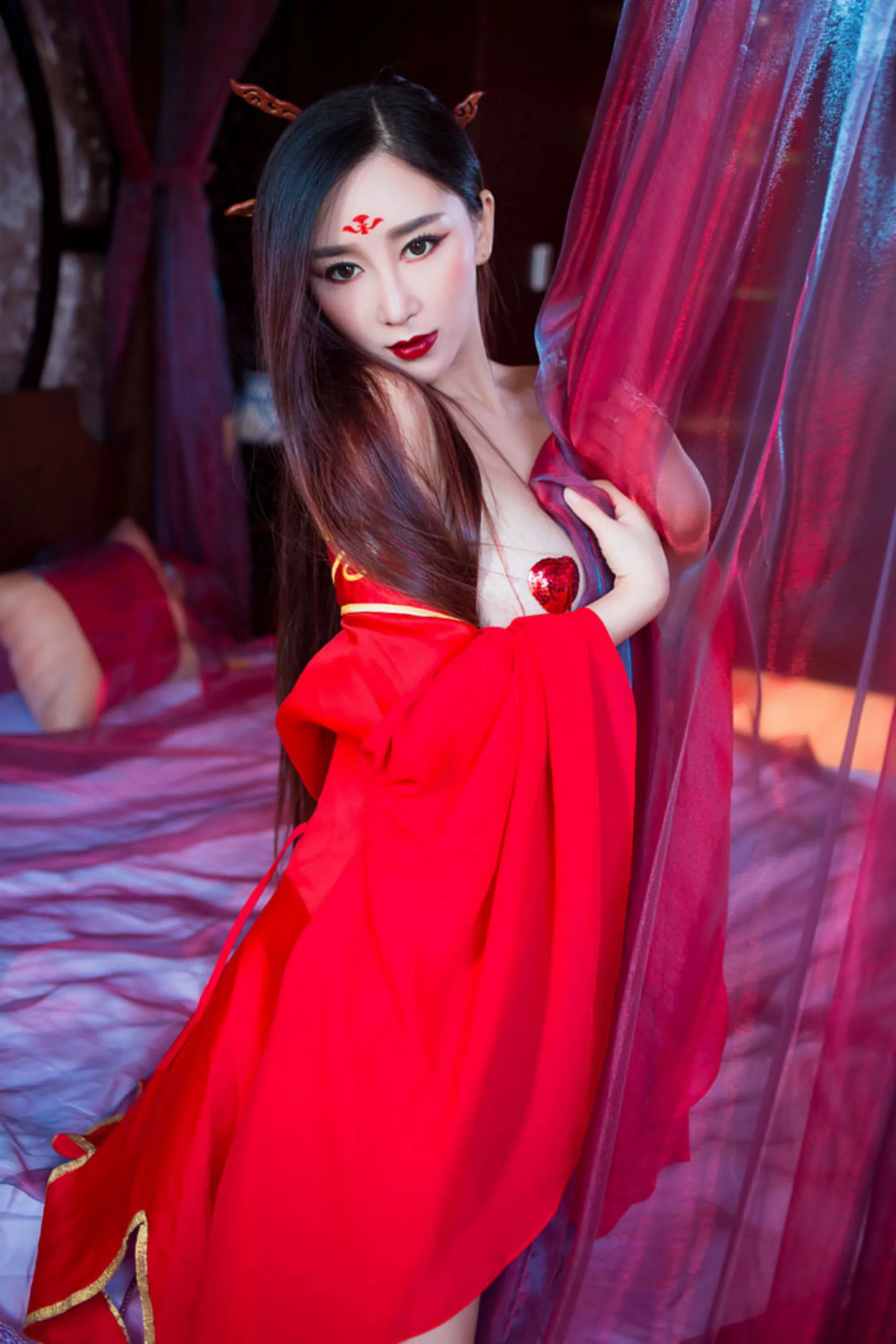 邹晶晶《花千骨 ? 魔化》COS 秀人网 No.382第5张