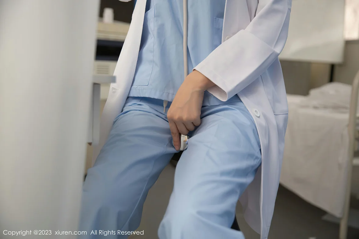  XiuRen 秀人 No.6849 绮里嘉ula 美女医生装扮性感写真 [84P]第2张