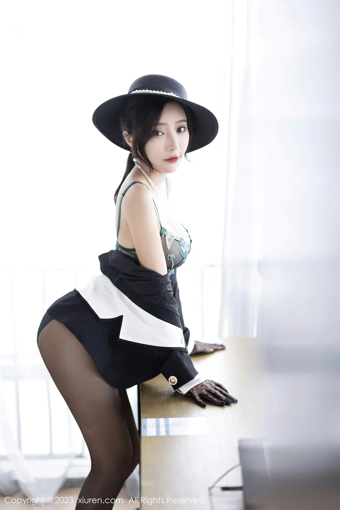  XiuRen 秀人 No.7048 王馨瑶yanni 气质高跟黑丝 [82P]第11张