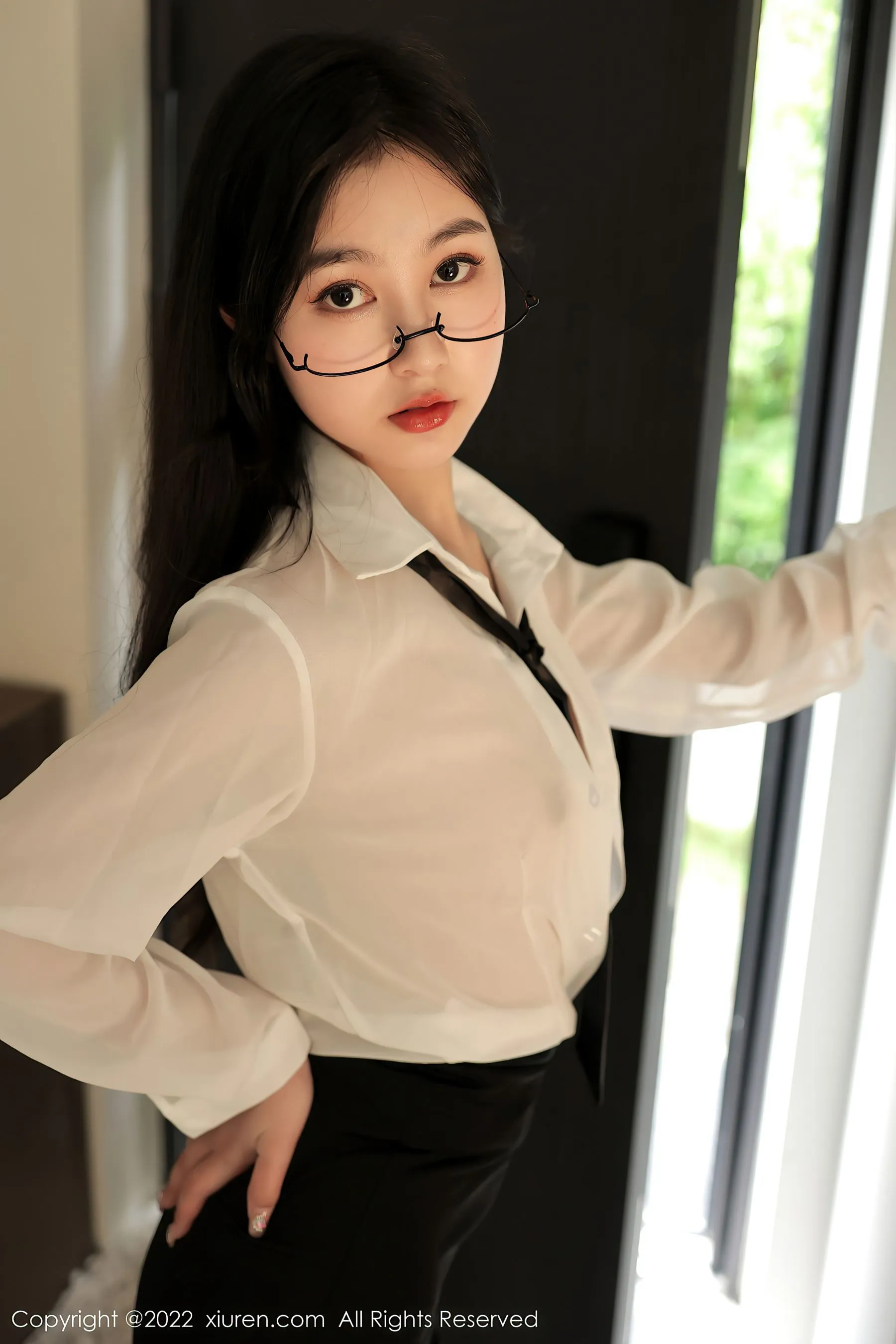  秀人网 No.5117 谢晚晚 黑丝美腿第24张