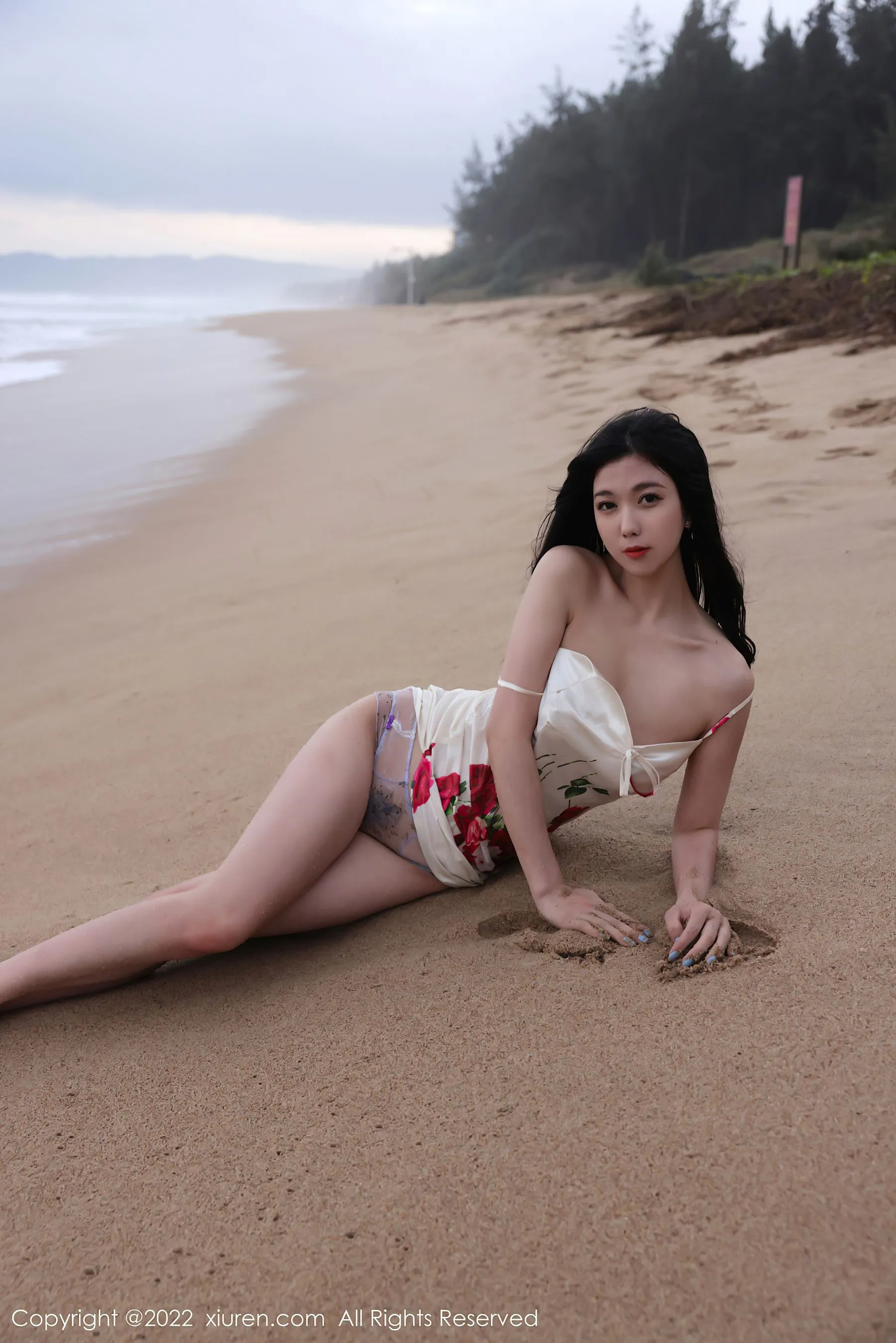  秀人网 No.4915 李雅柔182CM 海边美女性感写真第8张