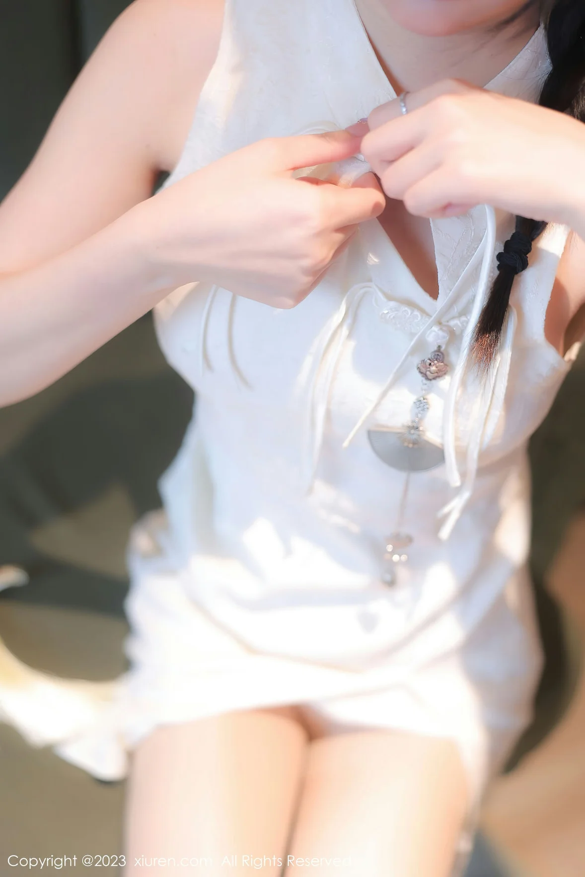  XiuRen 秀人 No.6813 幼幼 白色旗袍性感写真 [81P]第6张