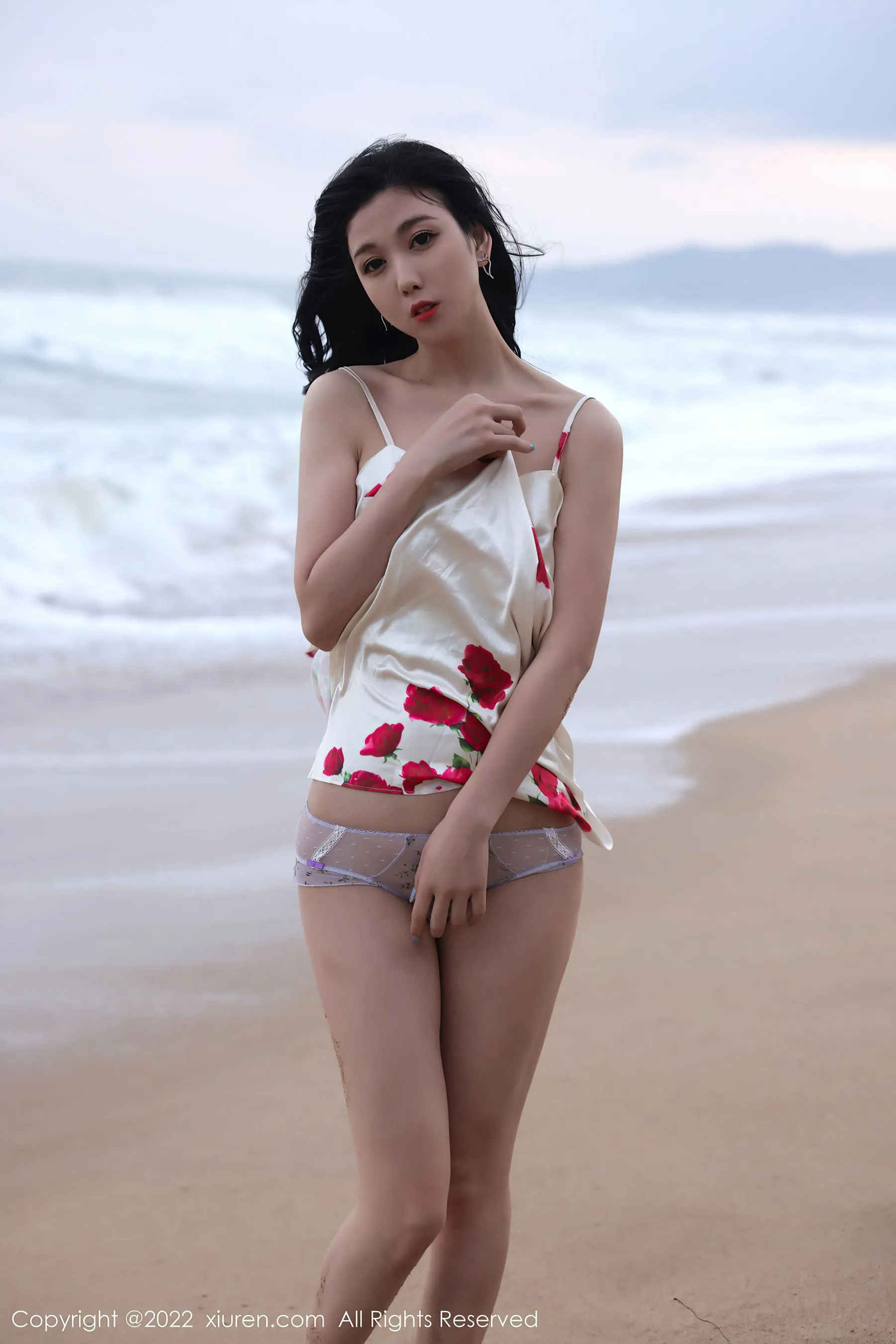  秀人网 No.4915 李雅柔182CM 海边美女性感写真第6张