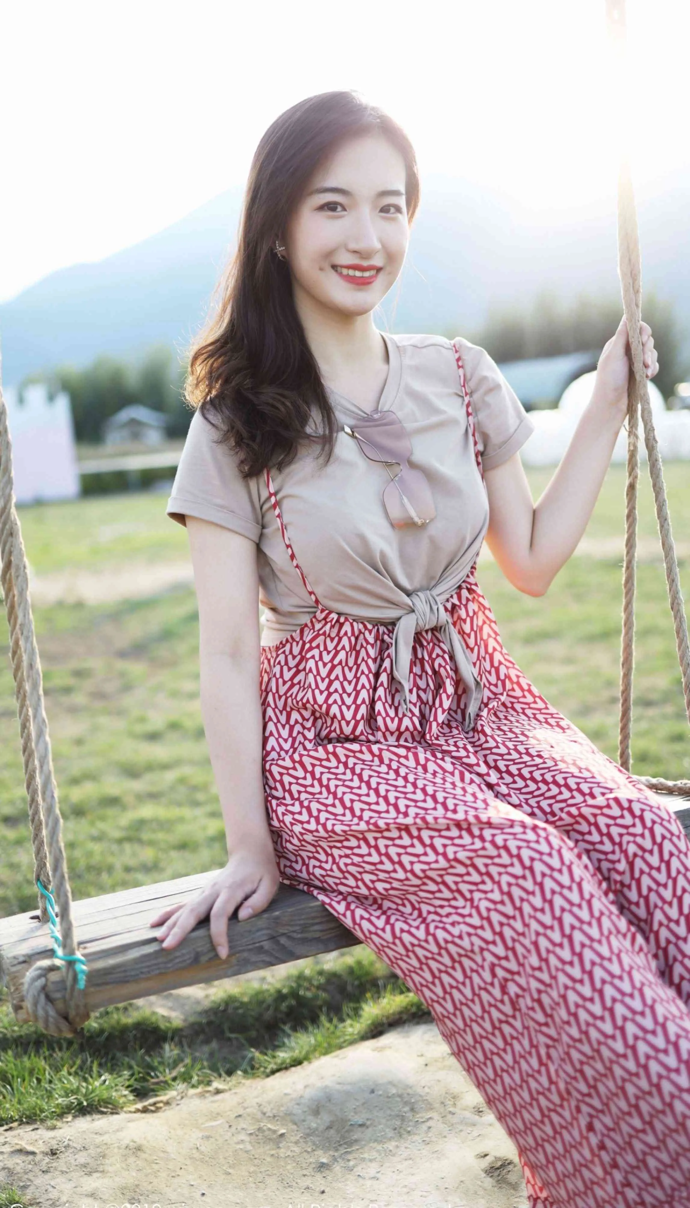 XIUREN秀人网 No.1718 艺儿拿铁第13张