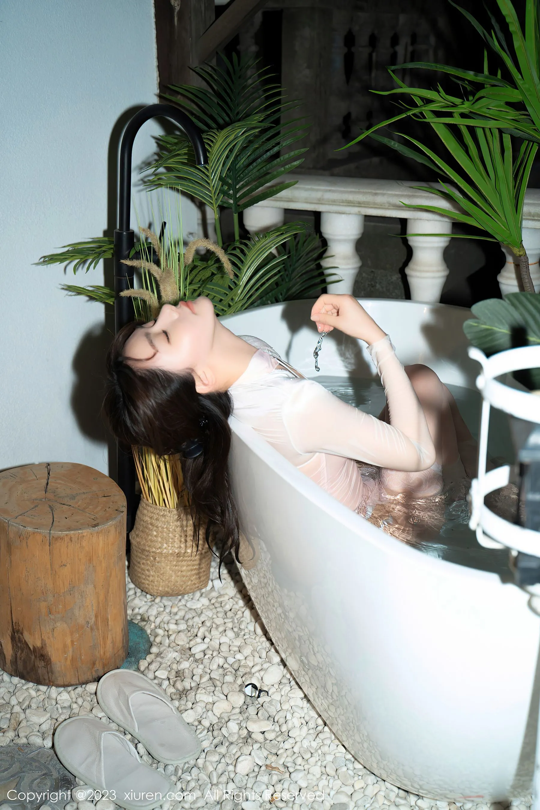  秀人网 No.6489 婠婠么 丝袜美腿第11张