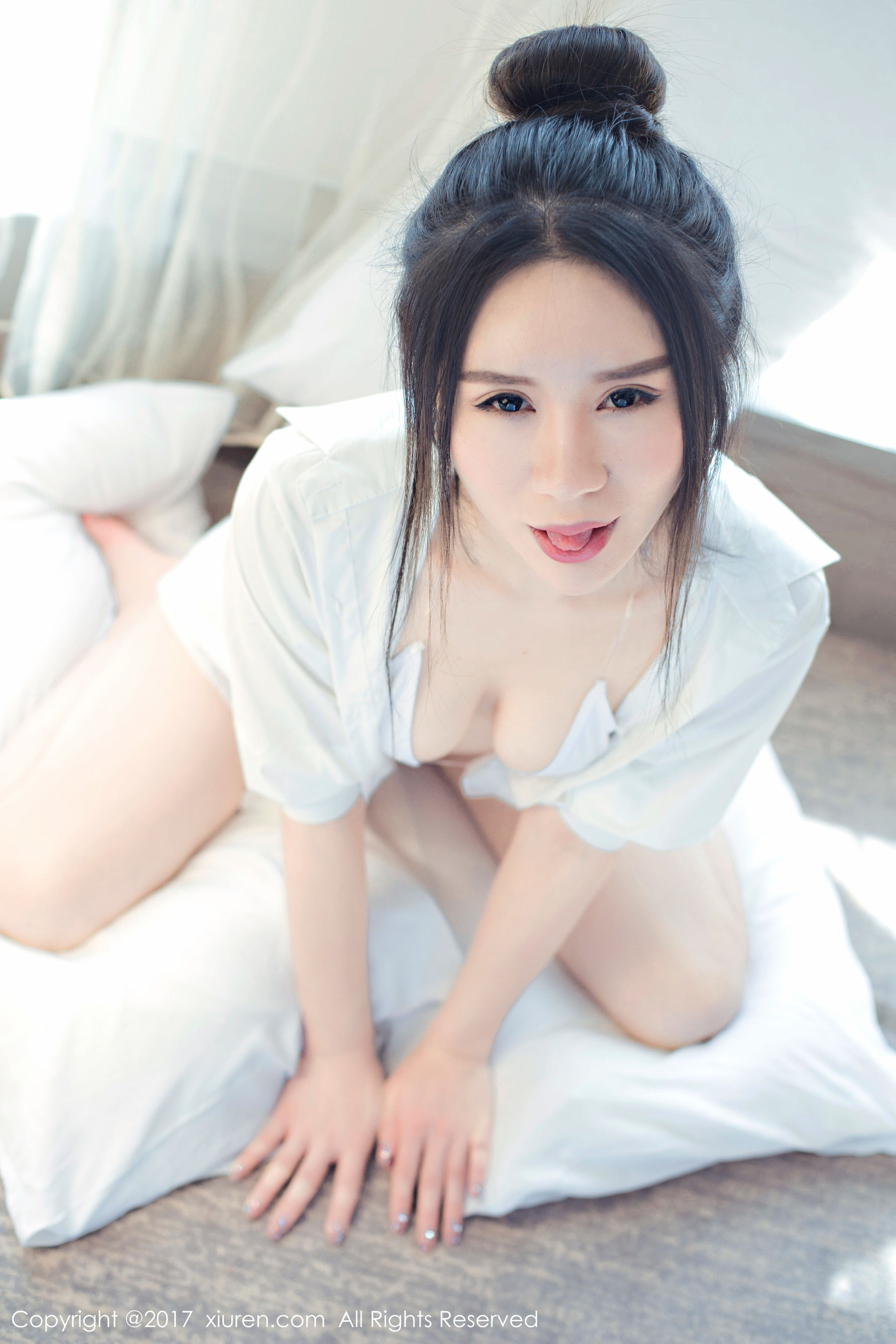 欧阳若依《白色比基尼和大尺度蕾丝女仆死库水》 秀人网XIUREN No.715第3张