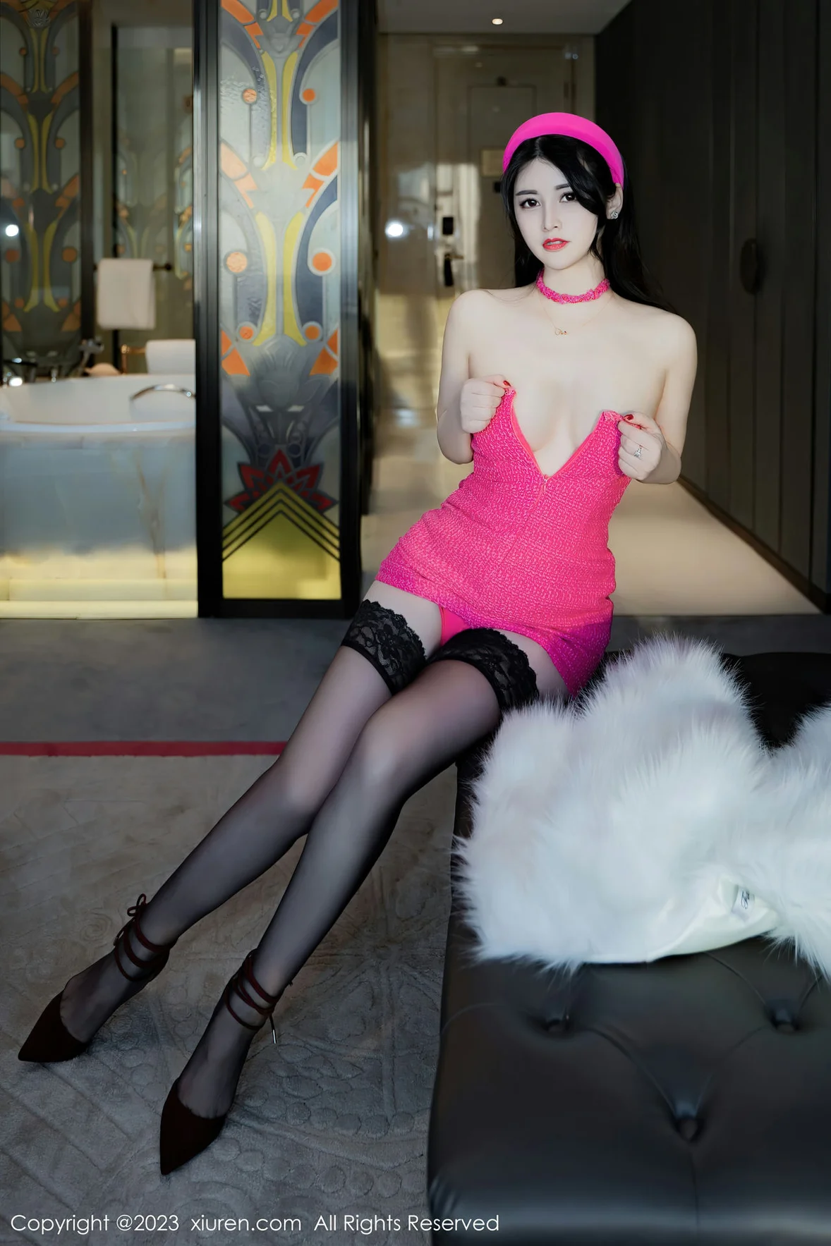  XiuRen 秀人 No.6830 诗诗kiki 魅惑黑丝性感写真 [50P]第13张