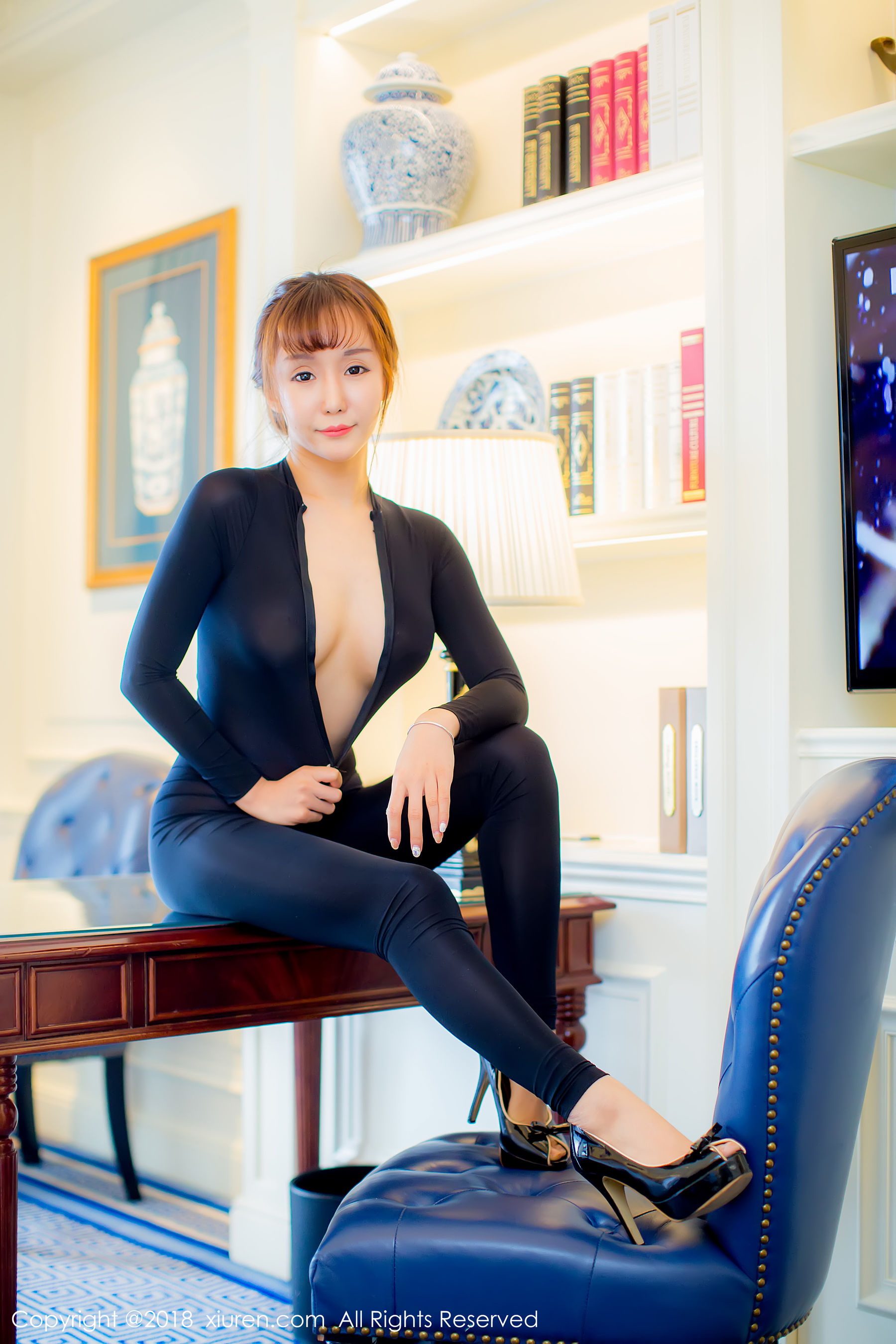 顾灿《紧身衣+浴室湿身》 秀人网XIUREN No.979第9张