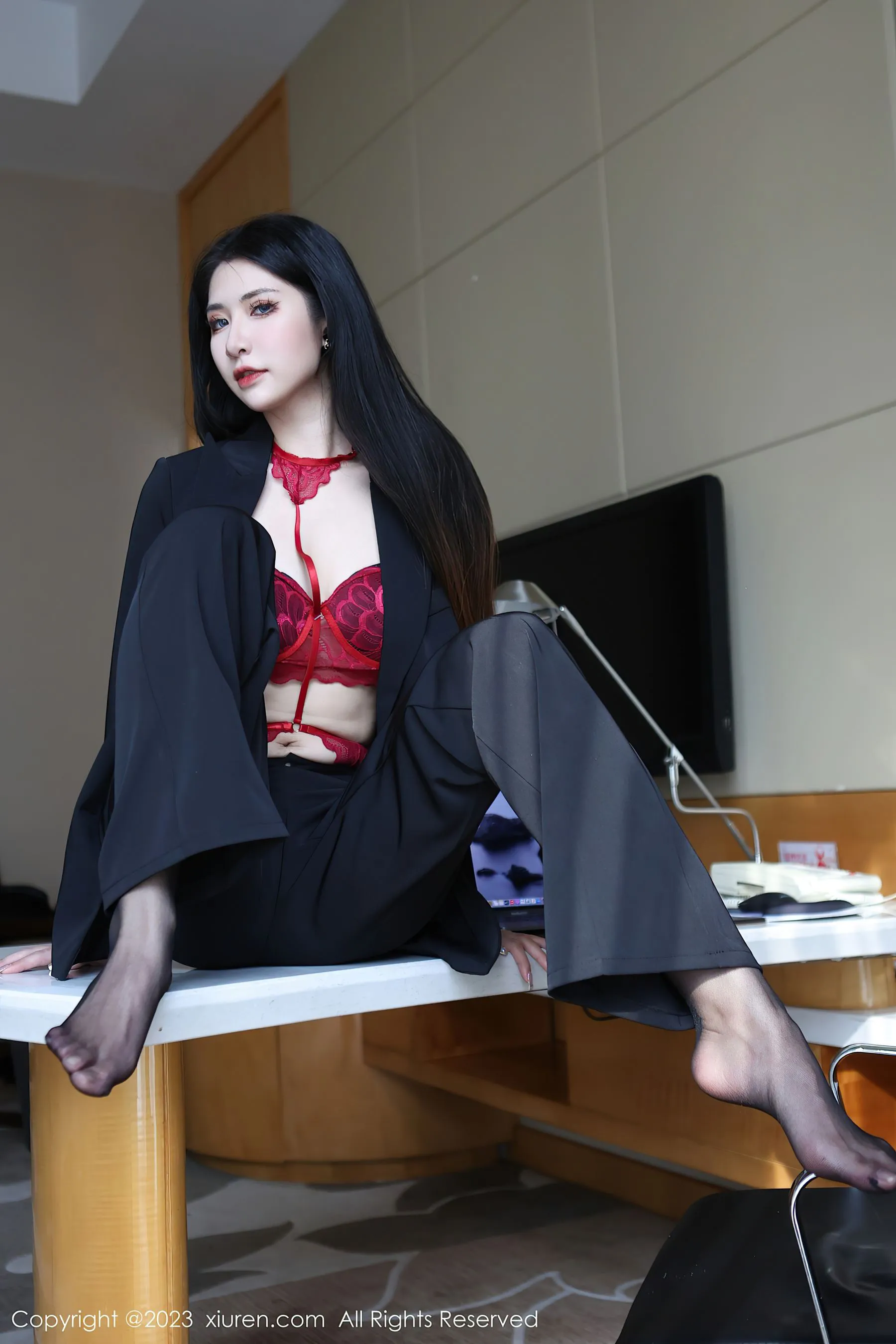  秀人网 No.6402 依娜Yina 美腿新人第37张