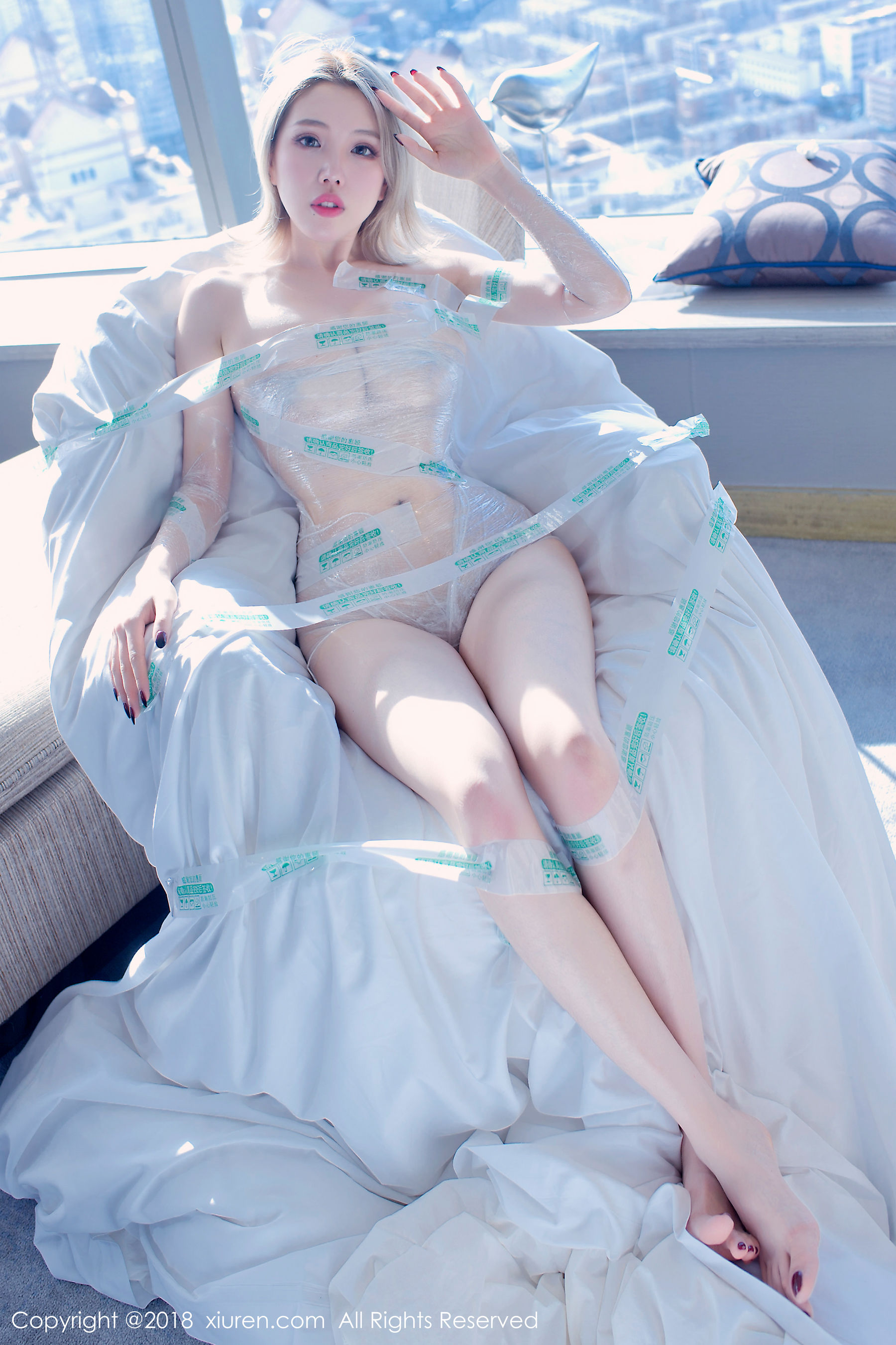 黄楽然《保鲜膜裹身+极品COS枪娘》 秀人 No.911第8张