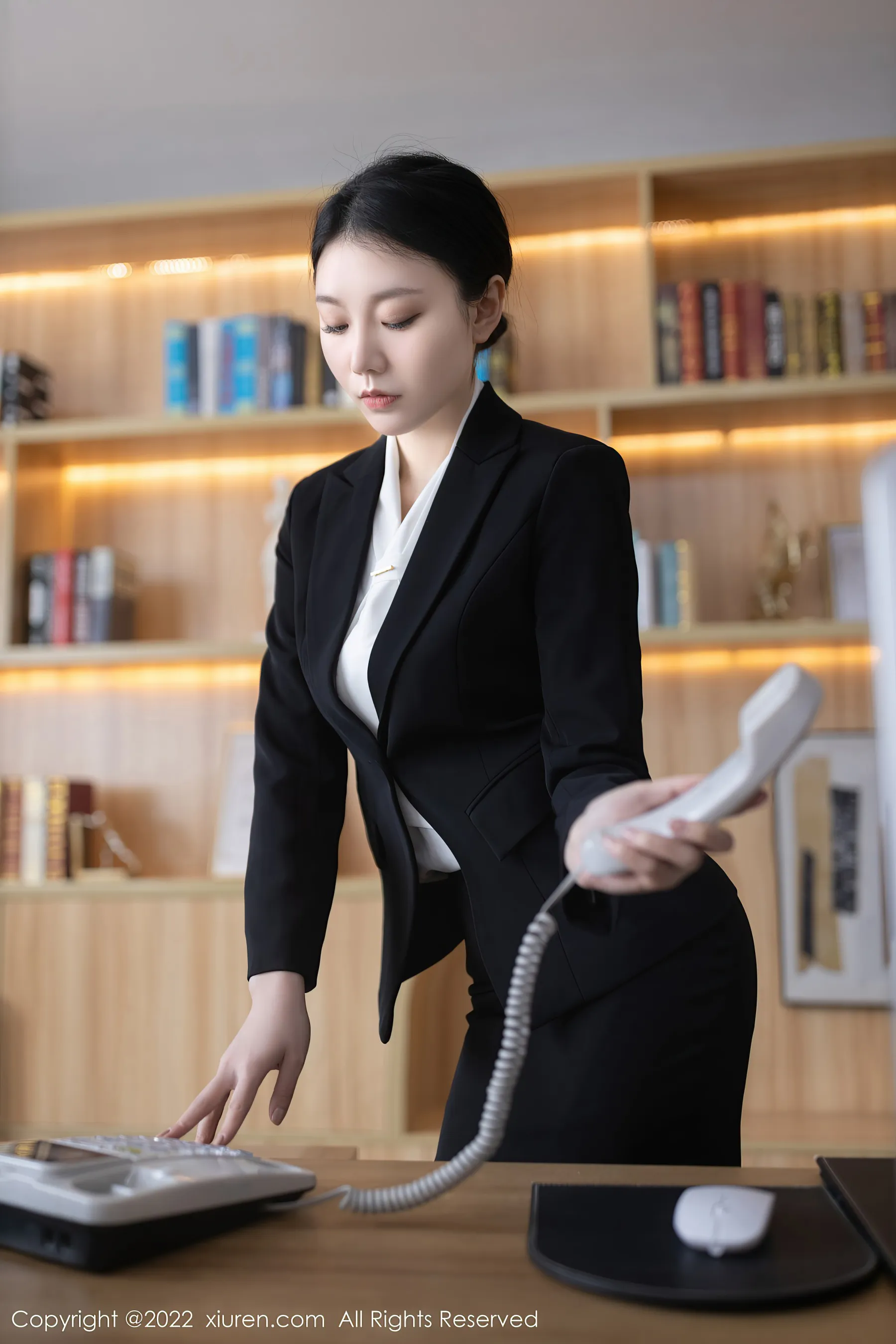  秀人网 No.4755 安然Maleah 女老板角色扮演第21张