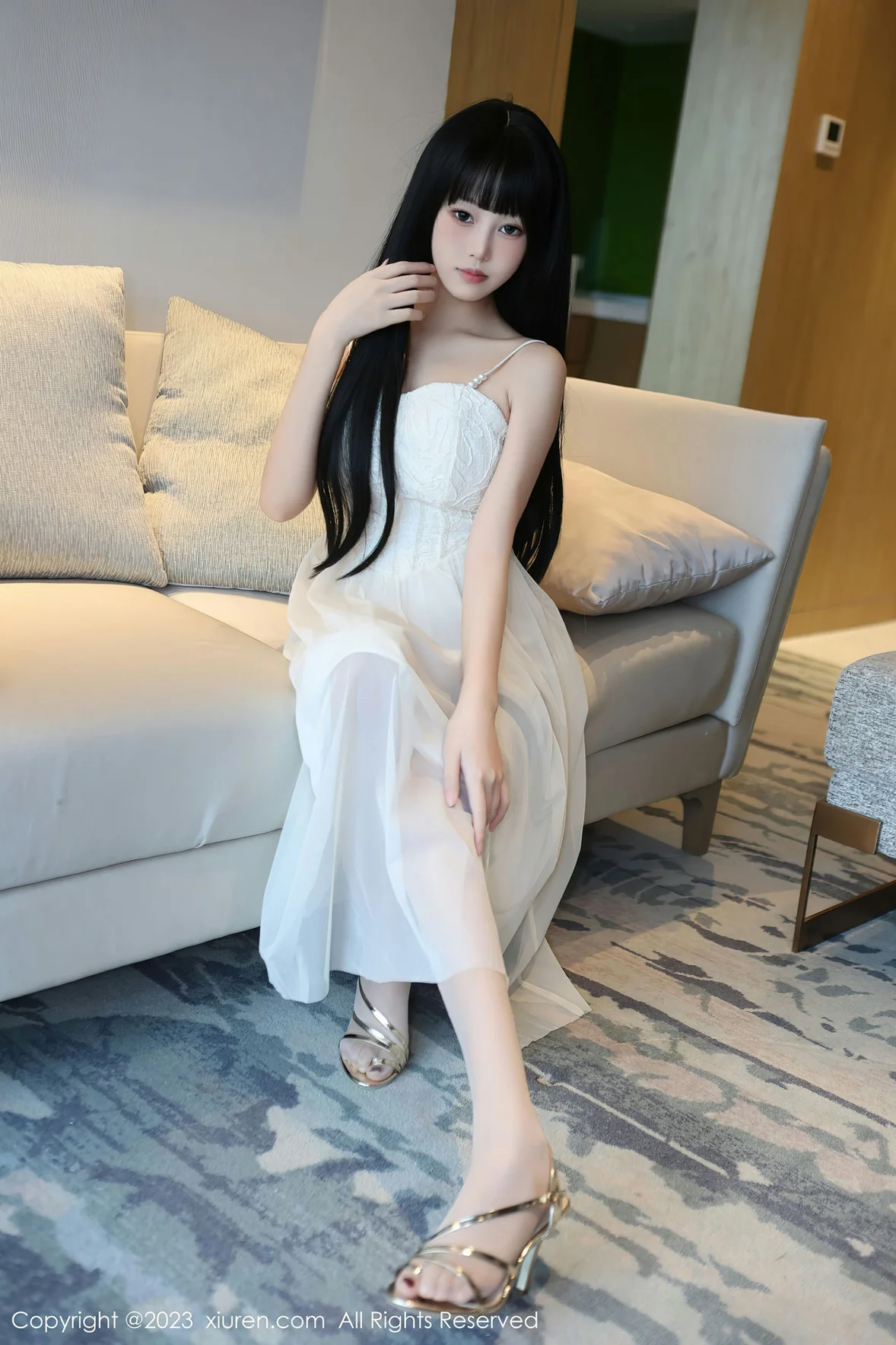  XiuRen 秀人 No.6828 早川京子 连衣长裙性感写真 [80P]第2张