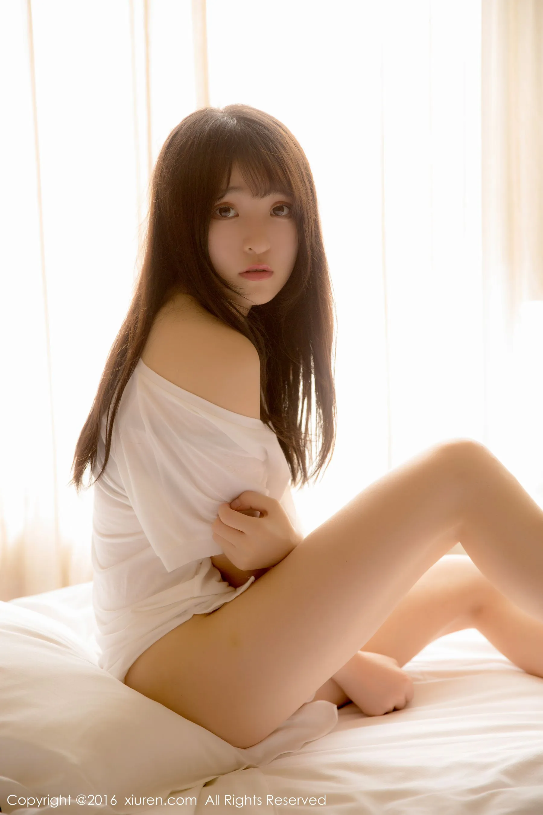 伊小七MoMo《大尺度性感私房系列》 秀人网 No.571第2张