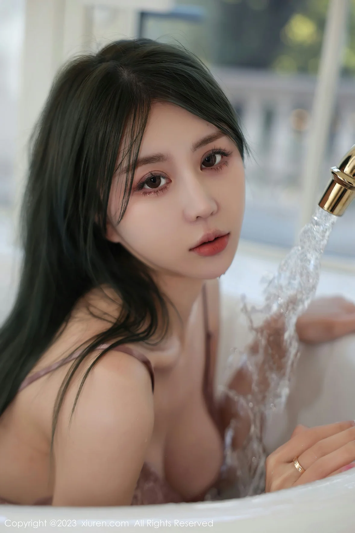  XiuRen 秀人 No.7114 tina_甜仔 蕾丝睡裙杭州旅拍 [65P]第13张