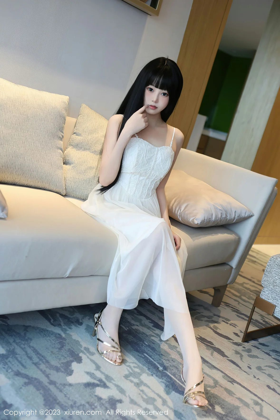  XiuRen 秀人 No.6828 早川京子 连衣长裙性感写真 [80P]第1张