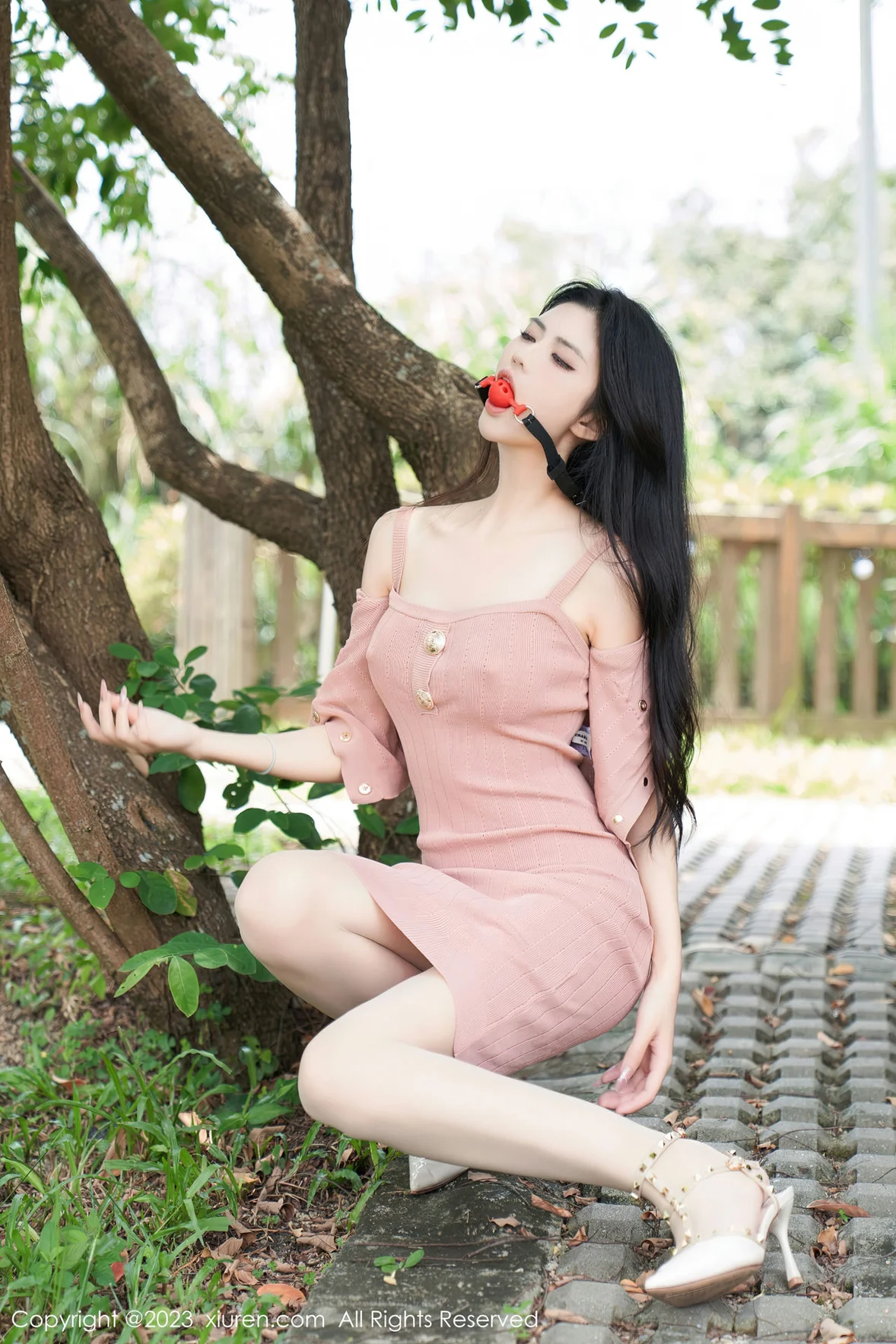  XiuRen 秀人 No.7137 浅浅Danny 户外拍摄性感写真 [91P]第4张