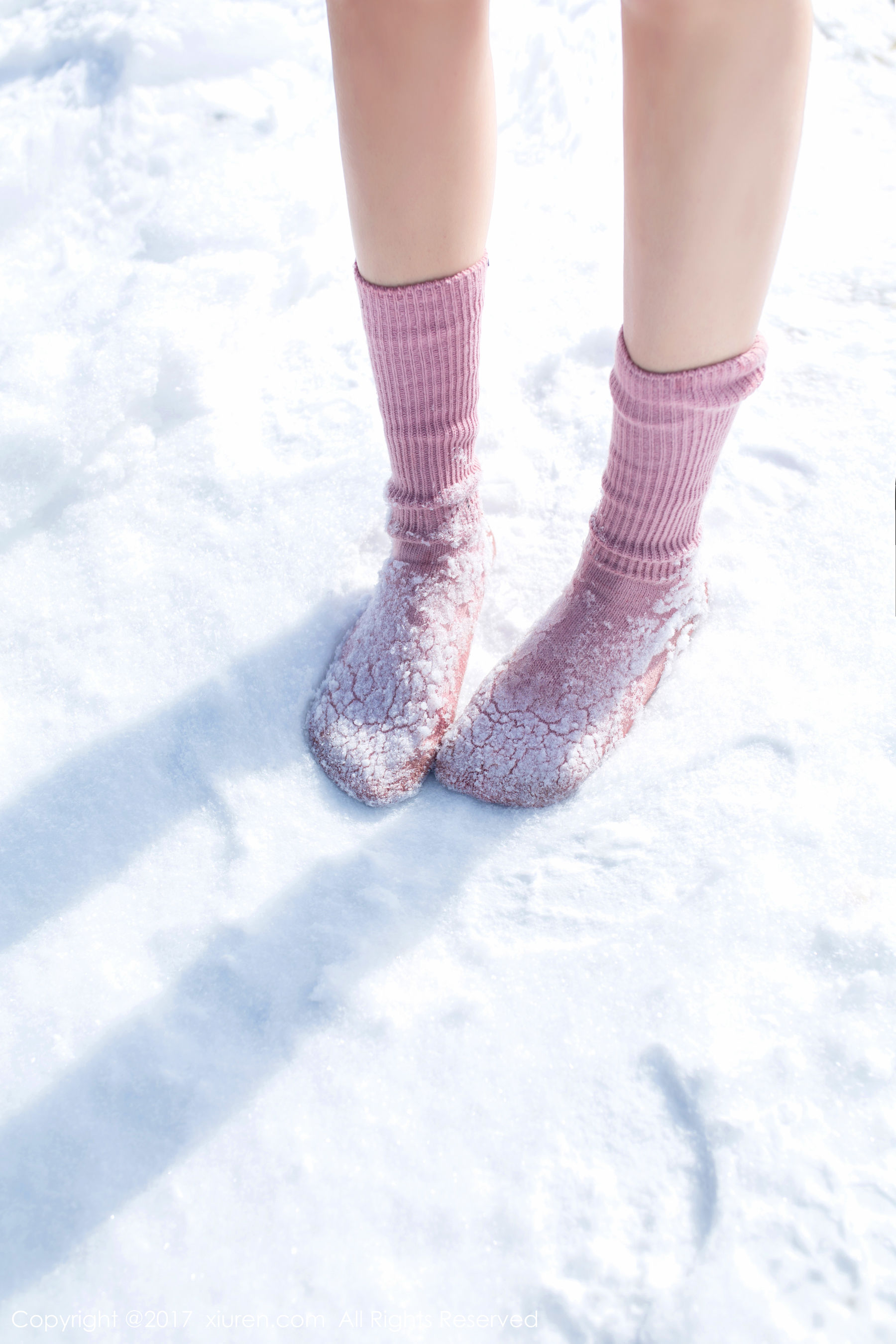  兜豆靓Youlina《冬天雪地人体摄影》 秀人网XIUREN No.720第6张