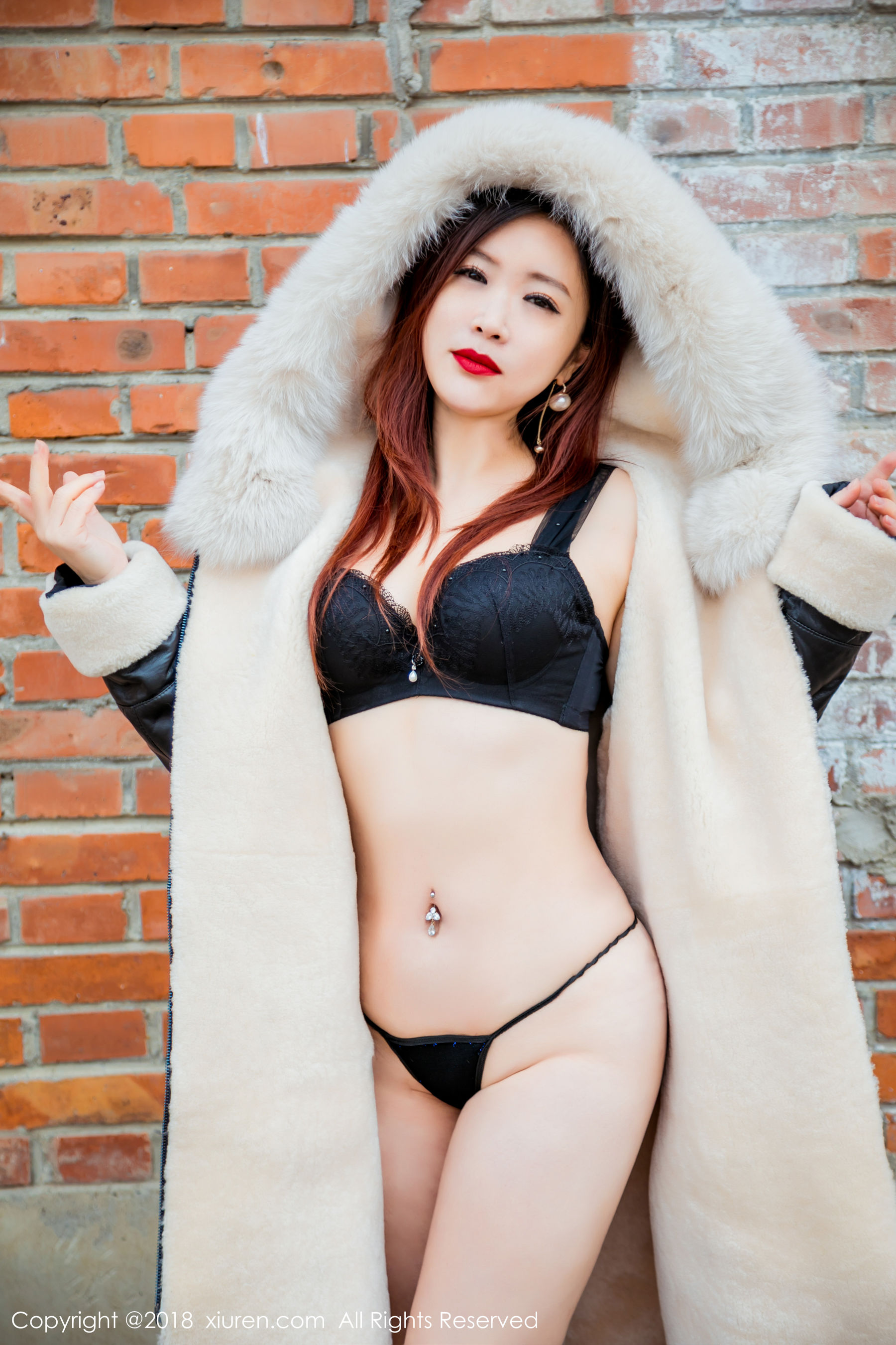 西希白兔《室外性感写真》 XiuRen 秀人网 No.953第3张