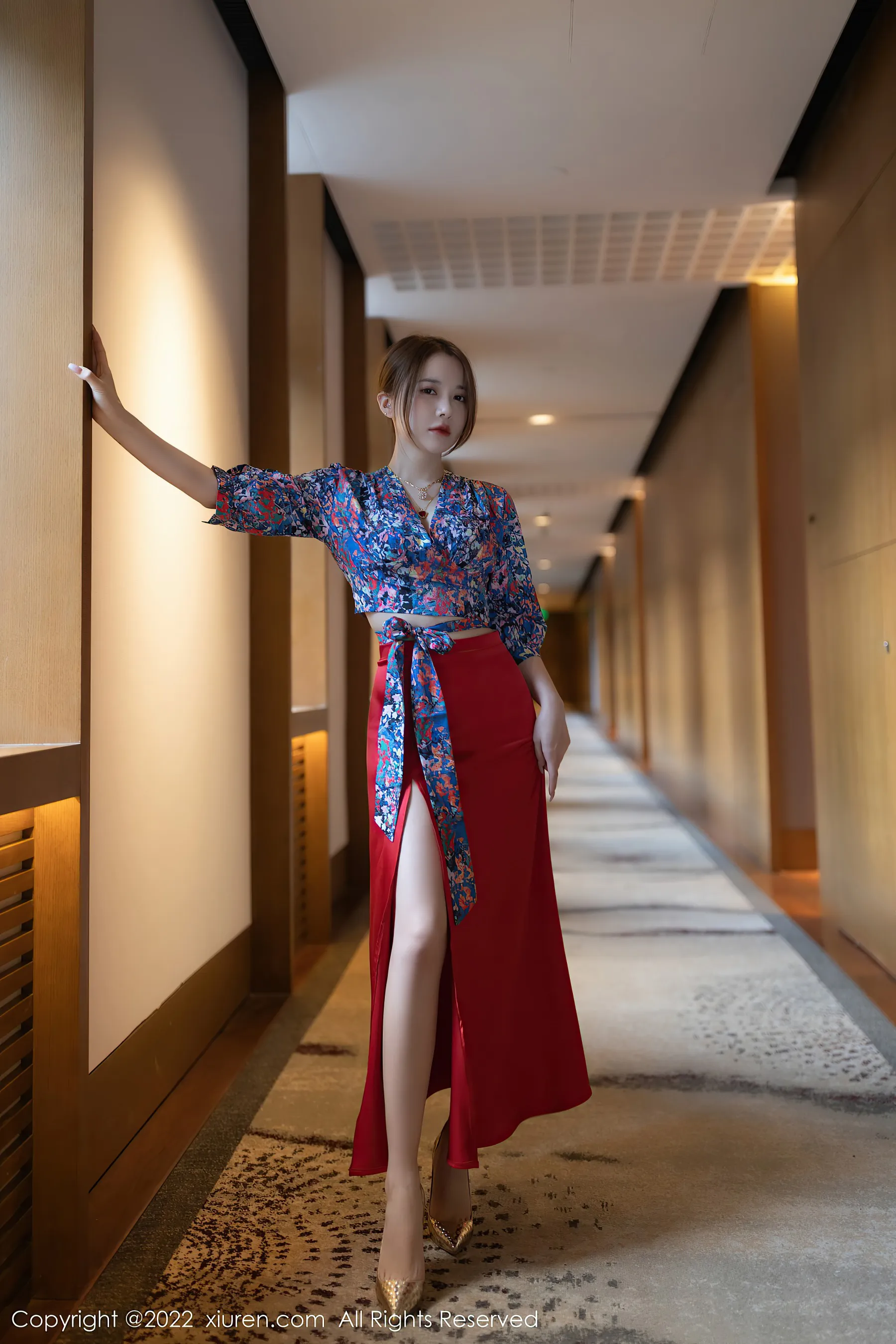  秀人网 No.4674 鱼子酱Fish 三亚旅拍长裙蕾丝写真第10张