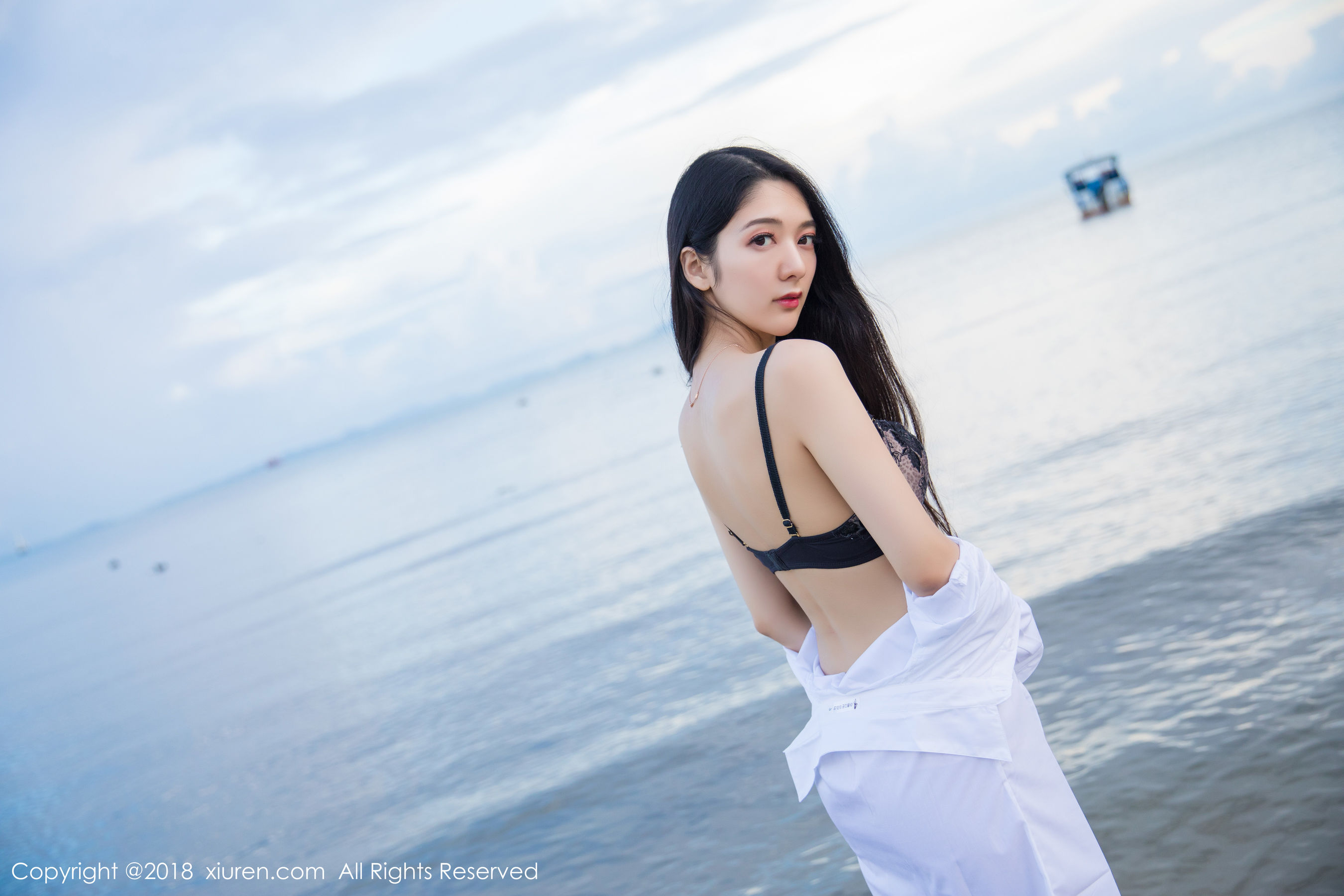 小热巴《白衬衫加蕾丝内衣系列》 XiuRen 秀人网 No.962第10张