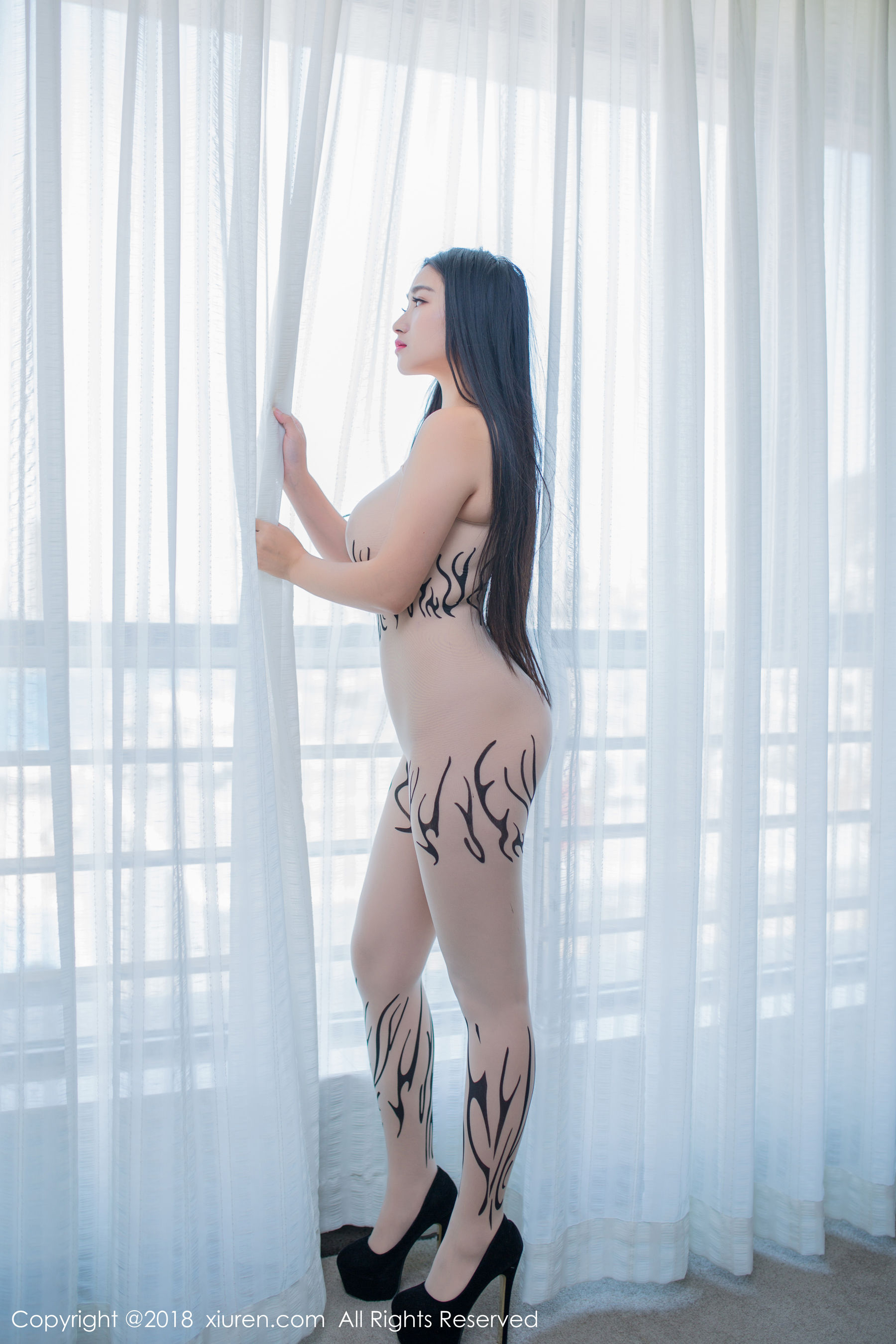 龍籹cool《丰胸肥臀极致诱惑》 XiuRen 秀人网 No.1036第1张