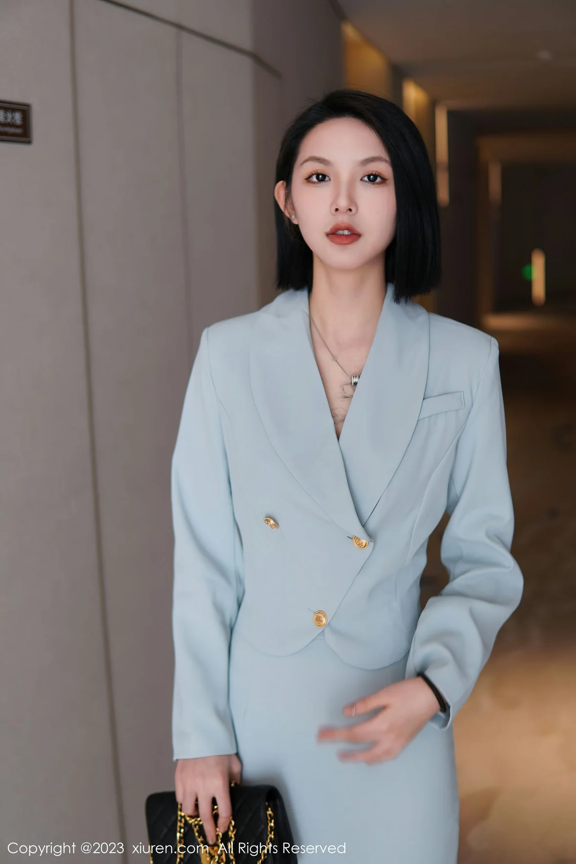  XiuRen 秀人 No.6885 乔一一 诱人原色丝袜性感写真 [75P]第1张