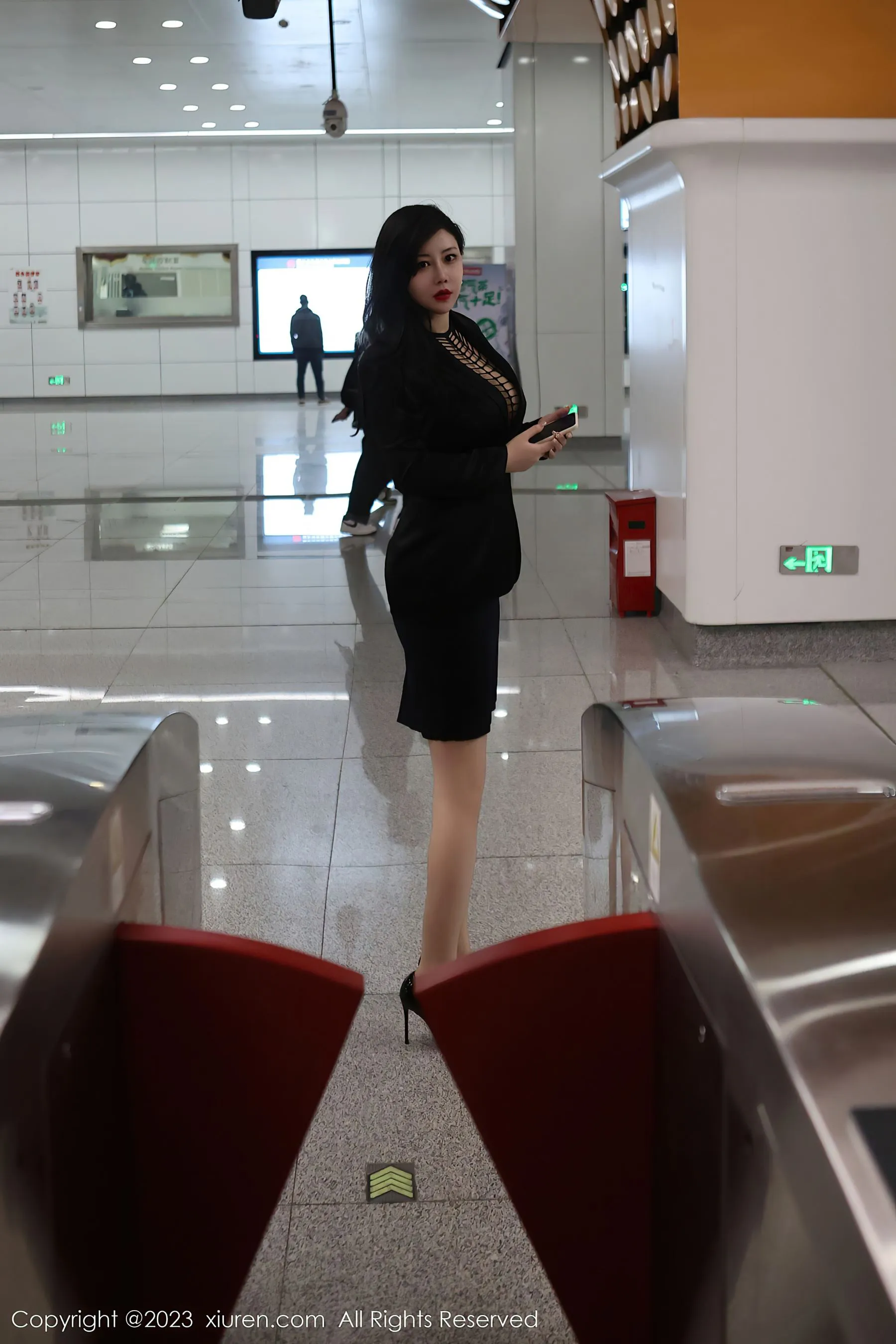  秀人网 No.6421 王婉悠Queen 丝袜OL第28张