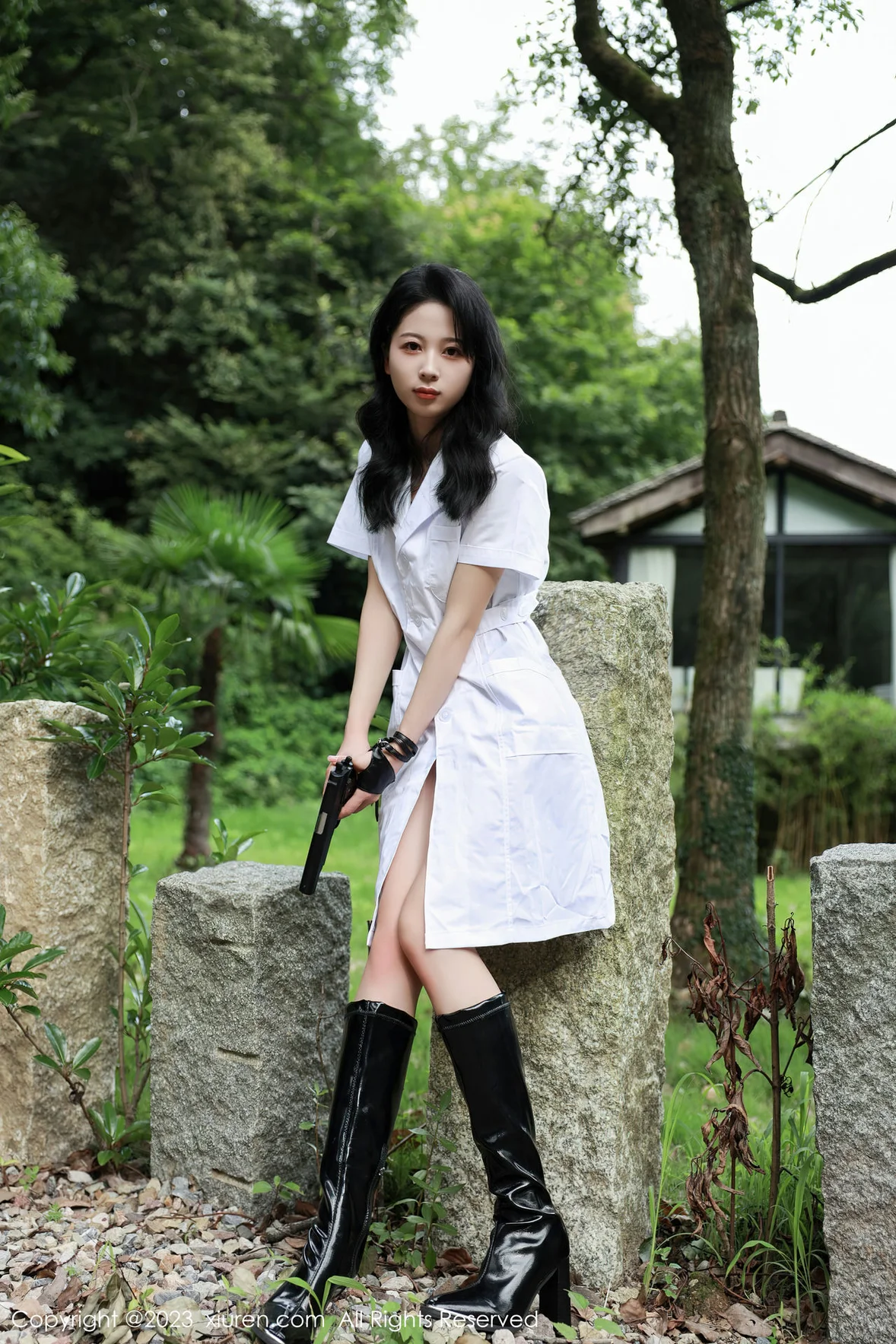  XiuRen 秀人 No.7061 糖豆sisi 野外白色外衣性感写真 [55P]第3张