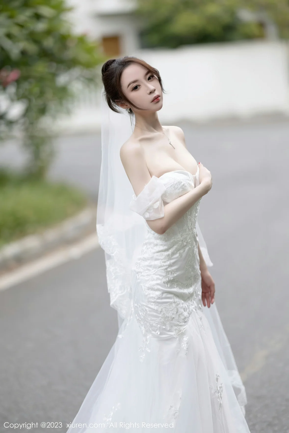  XiuRen 秀人 No.7310 梦心玥 白色婚纱服饰安吉旅拍 [84P]第2张