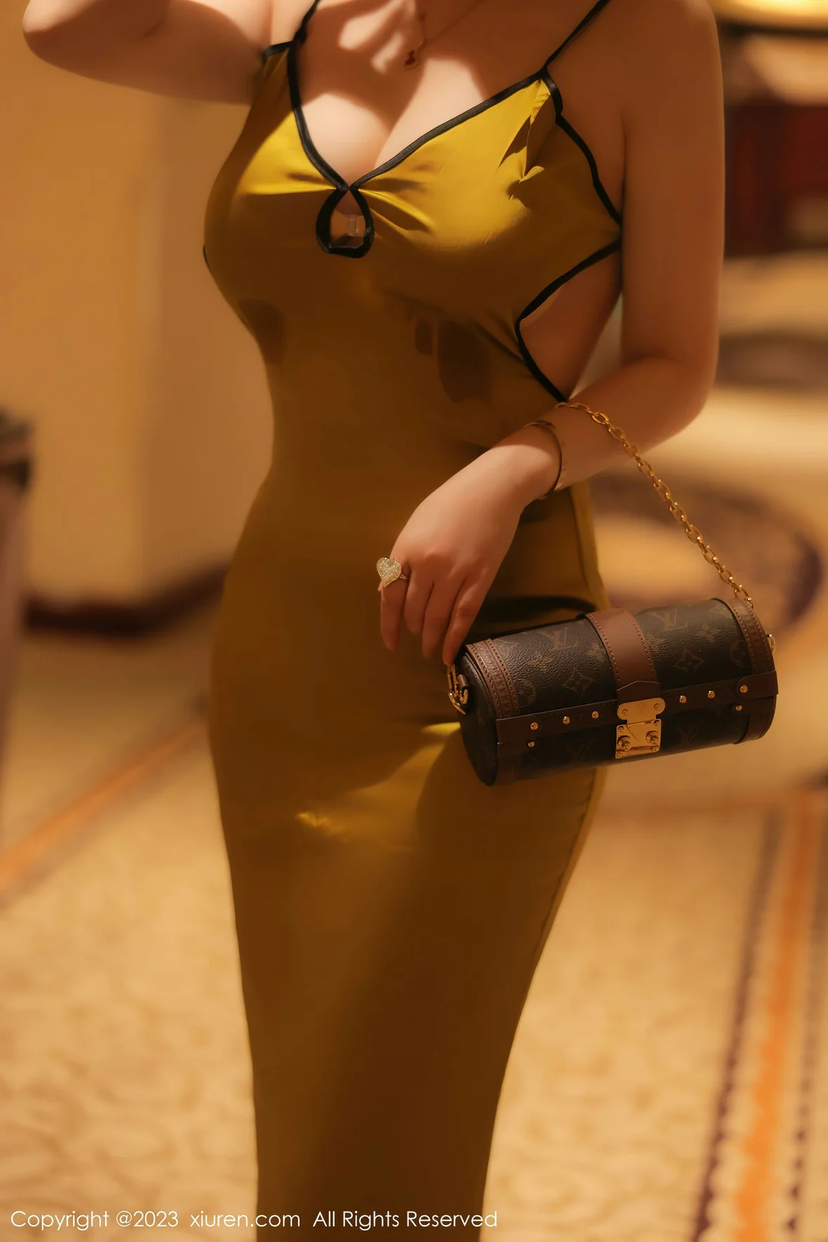  XiuRen 秀人 No.7302 诗诗kiki 吊带长裙性感写真 [84P]第16张