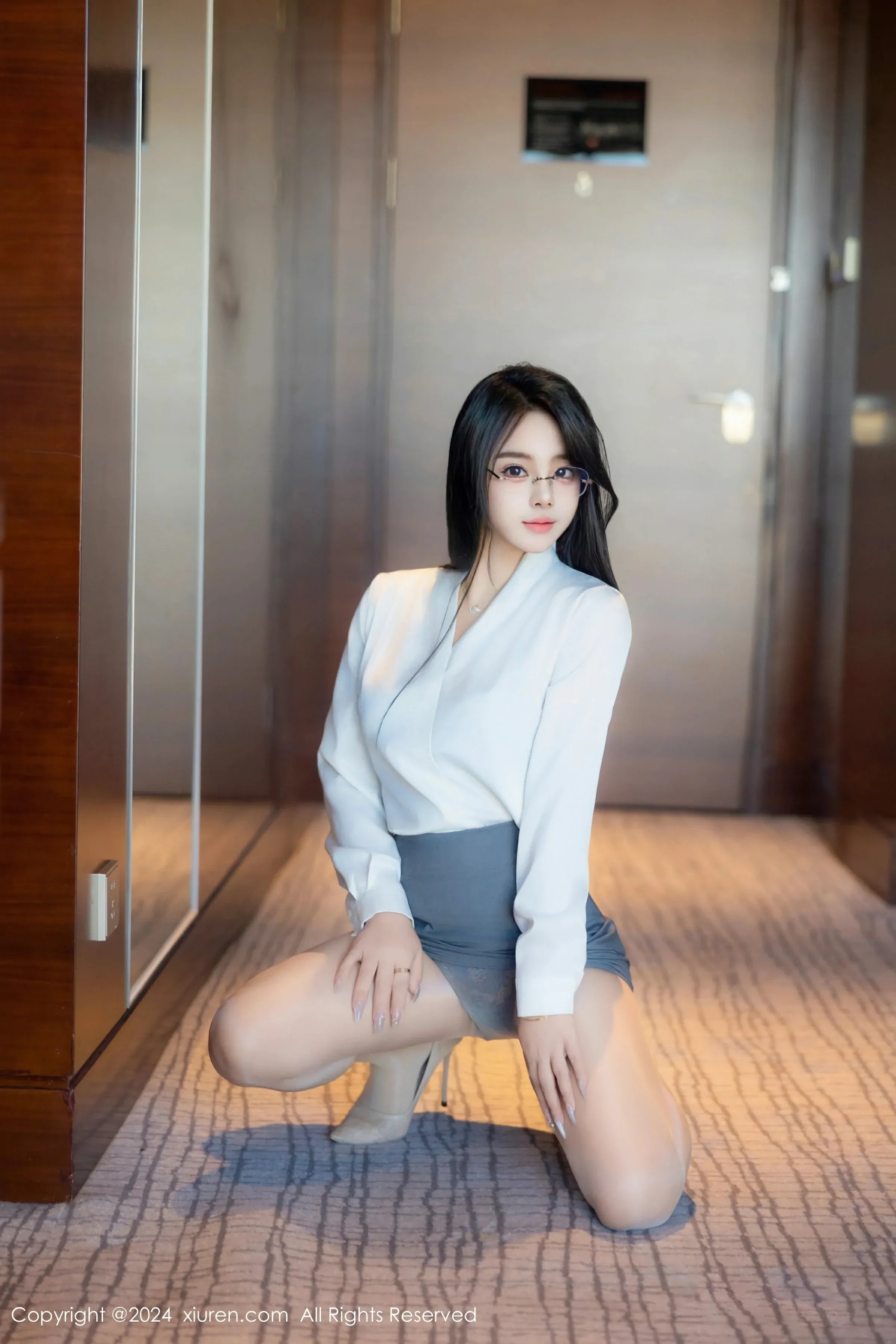  XiuRen 秀人 No.8989 麦田 新人模特 [83P]第3张