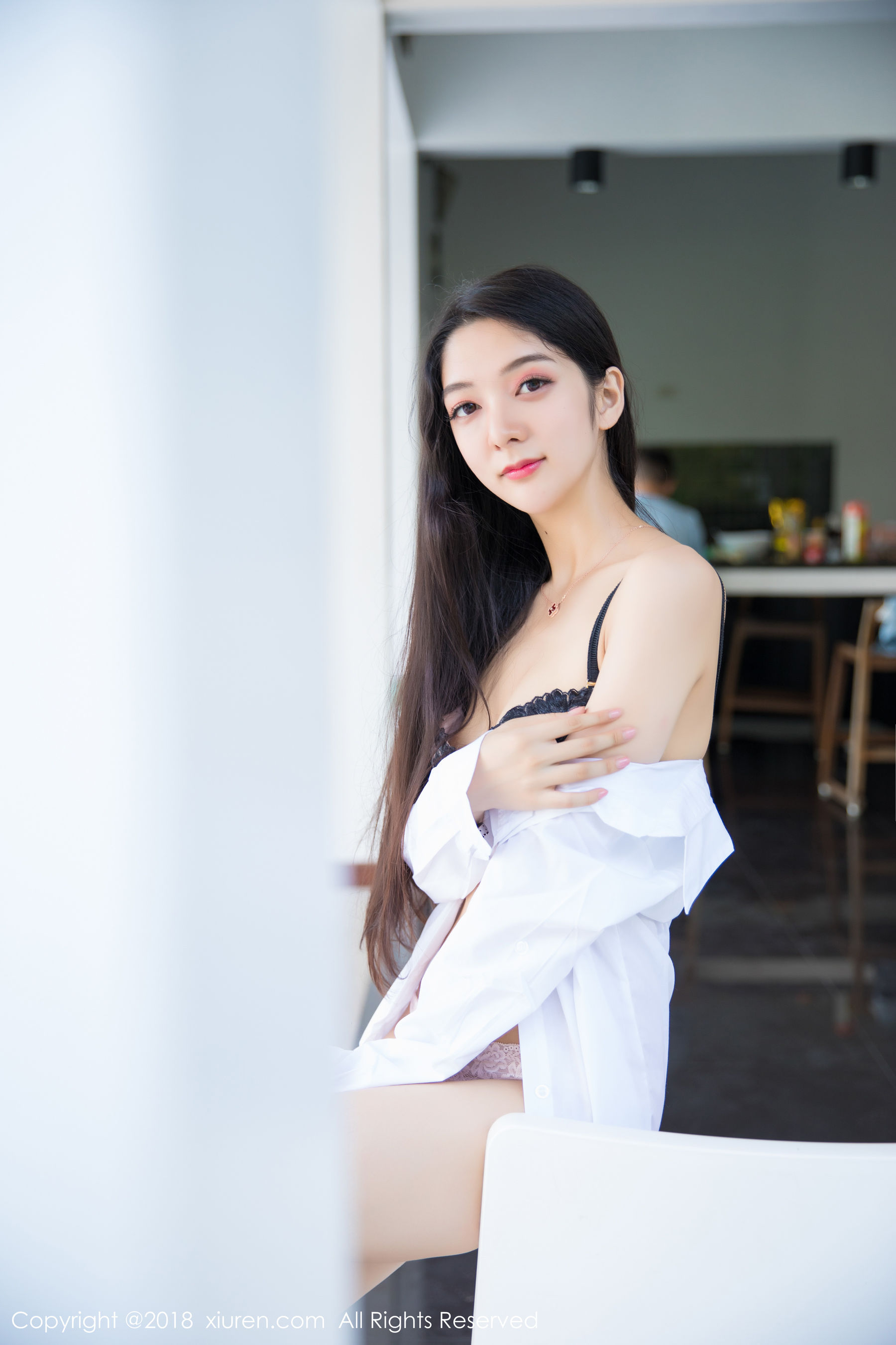 小热巴《白衬衫加蕾丝内衣系列》 XiuRen 秀人网 No.962第6张