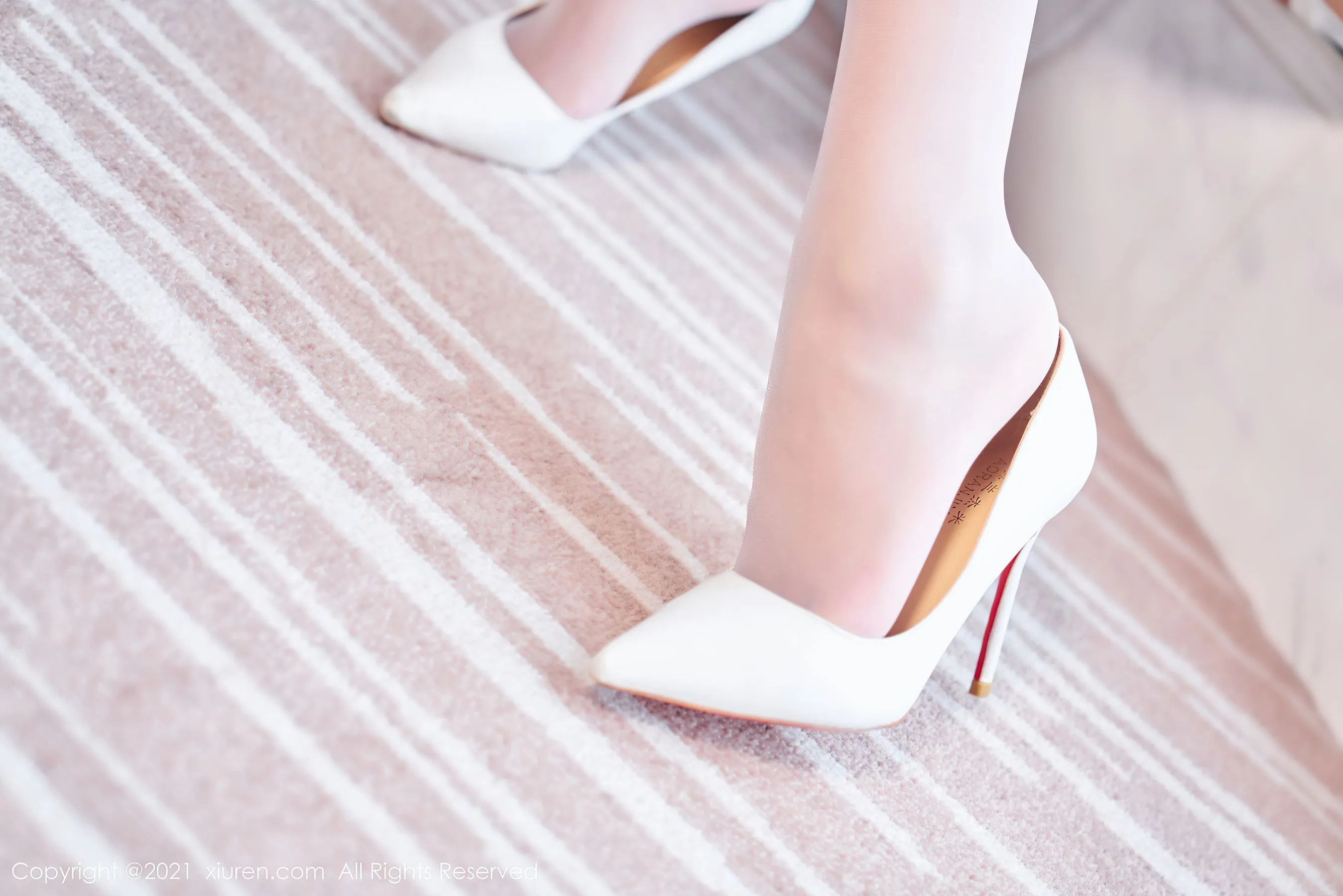  秀人 No.3720 Emily尹菲第15张