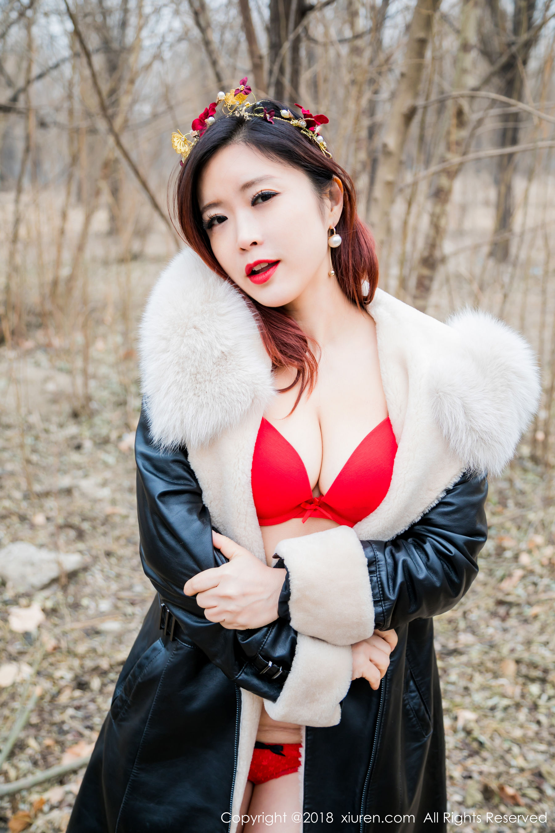 西希白兔《室外性感写真》 XiuRen 秀人网 No.953第18张