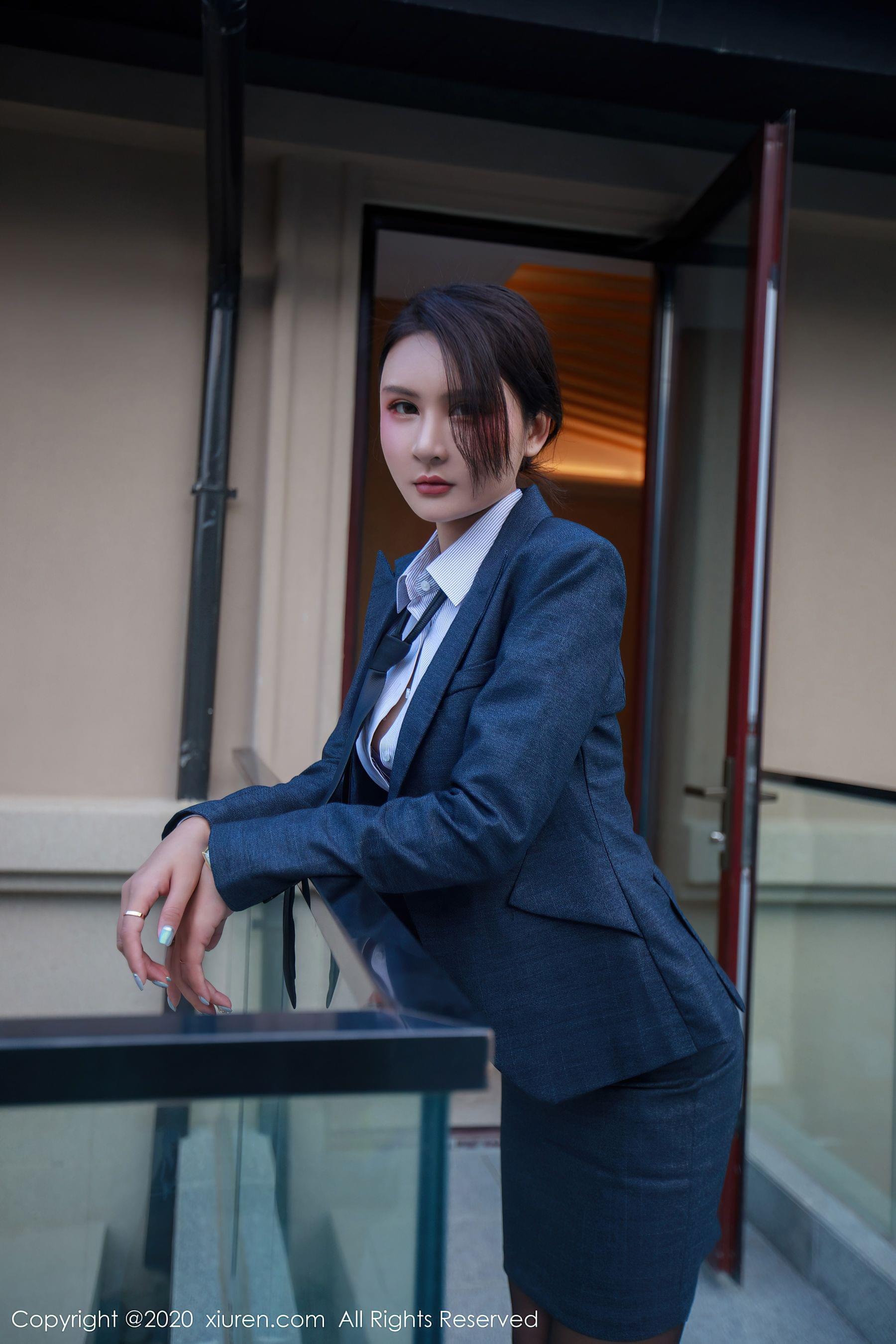  秀人XIUREN No.2309 Emily顾奈奈第3张