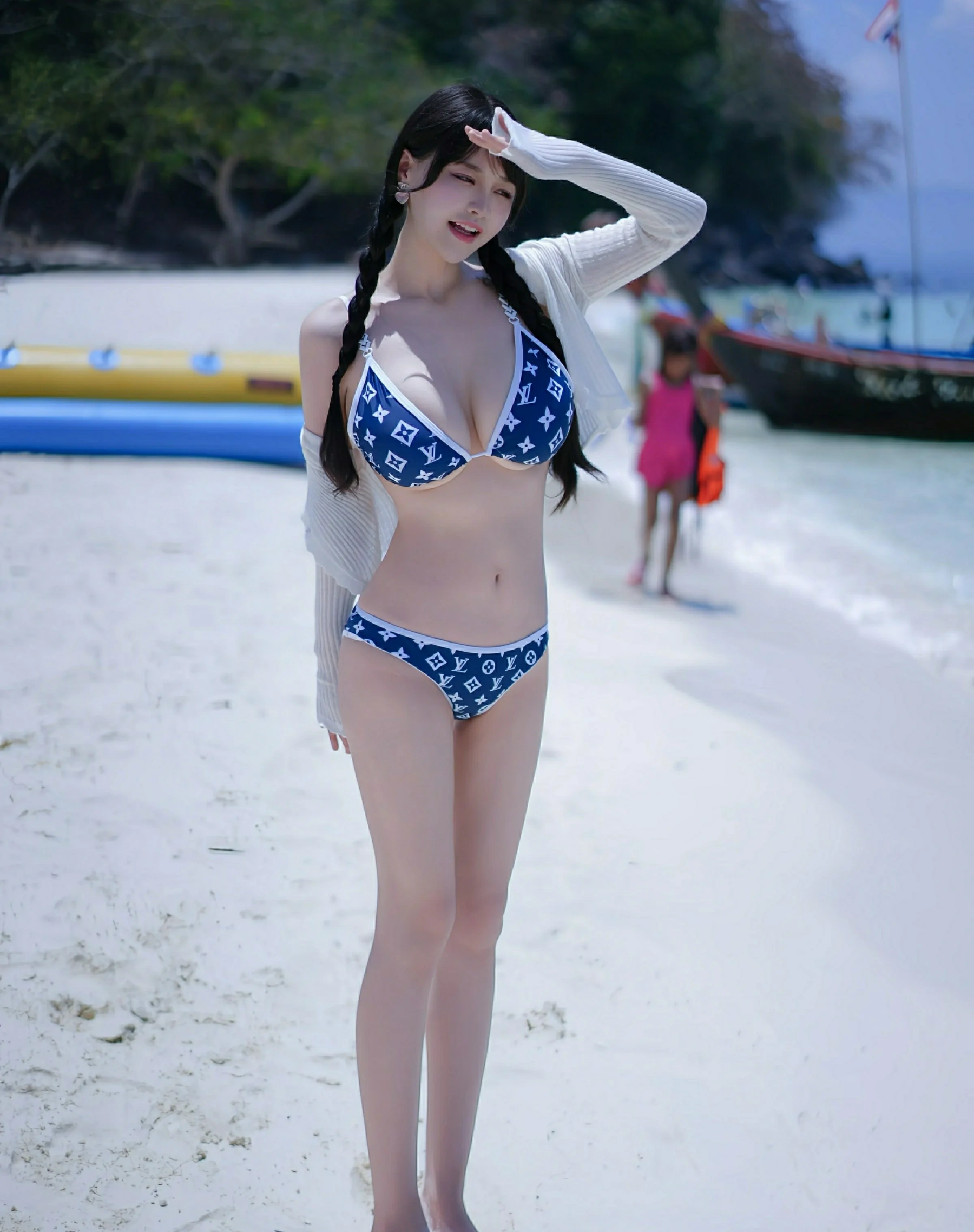  秀人网 No.10699 心上可Flora [64P]第2张