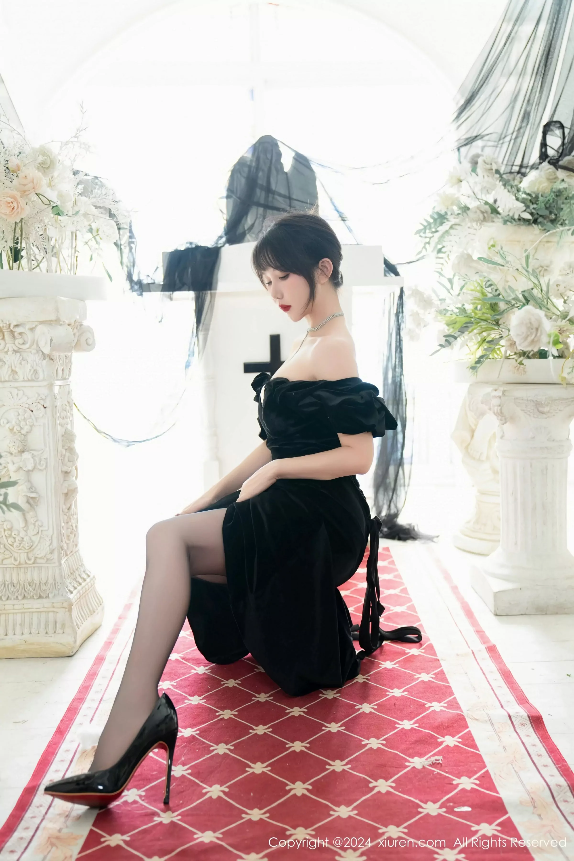  XiuRen 秀人 No.8070 波巧酱 [87P]第4张