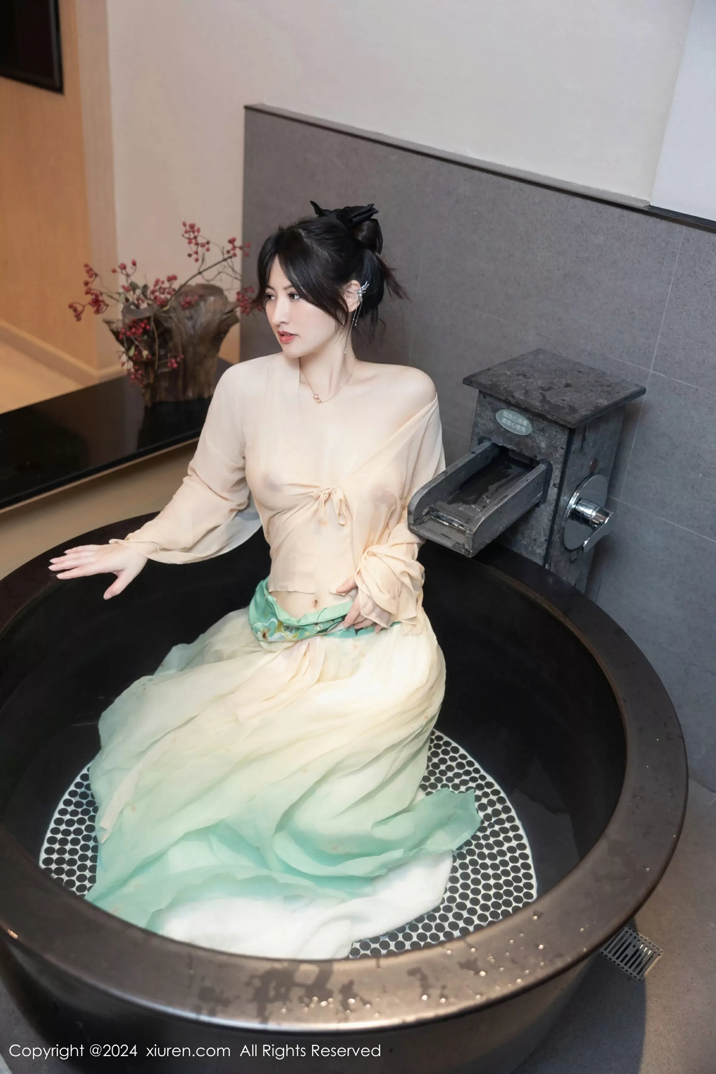  XiuRen 秀人 No.8128 诗诗kiki [82P]第18张