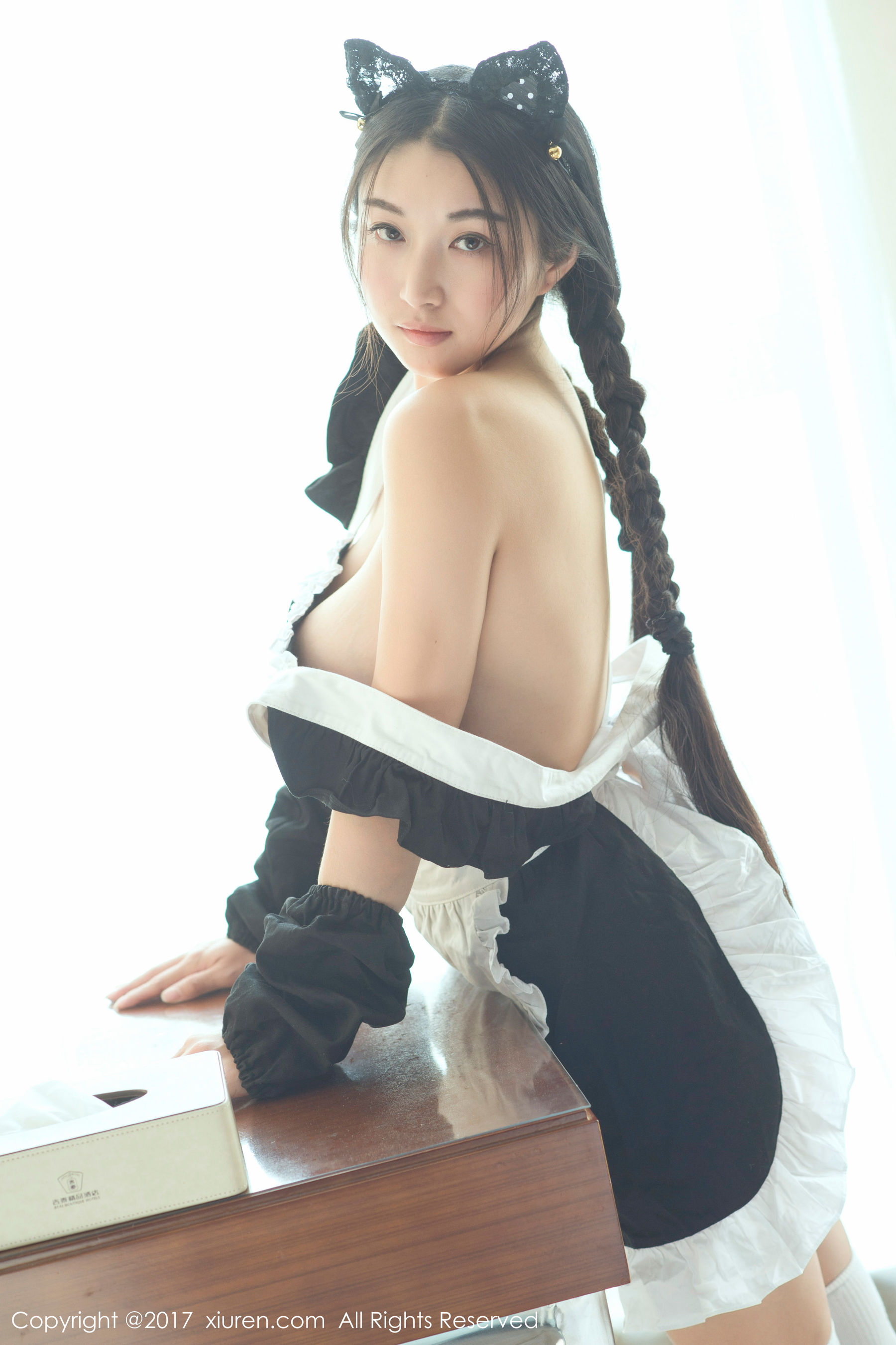  盼盼已鸠《透明旗袍和日系女仆装》 秀人网XIUREN No.732