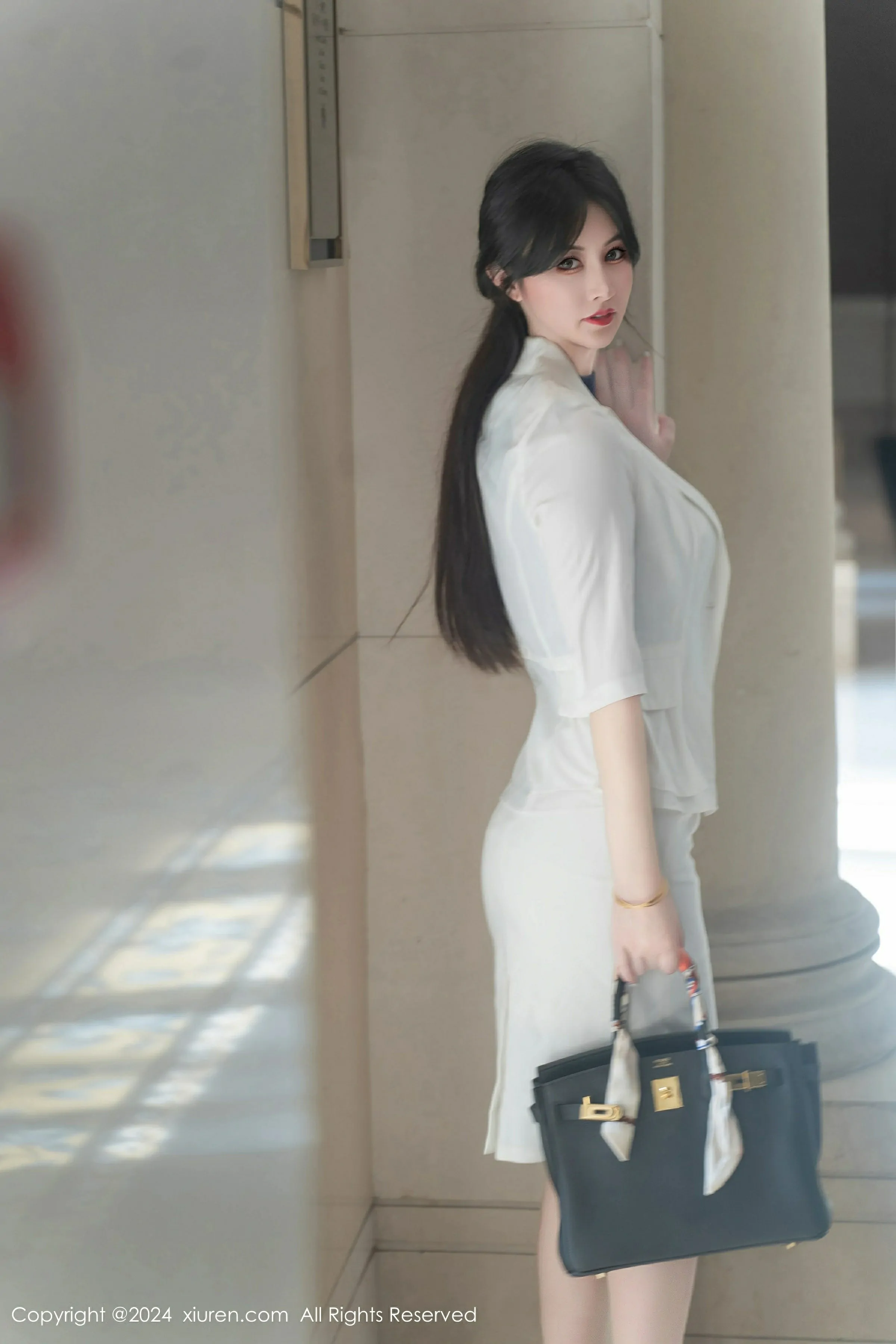  XiuRen 秀人 No.9319 诗诗kiki [98P]第1张