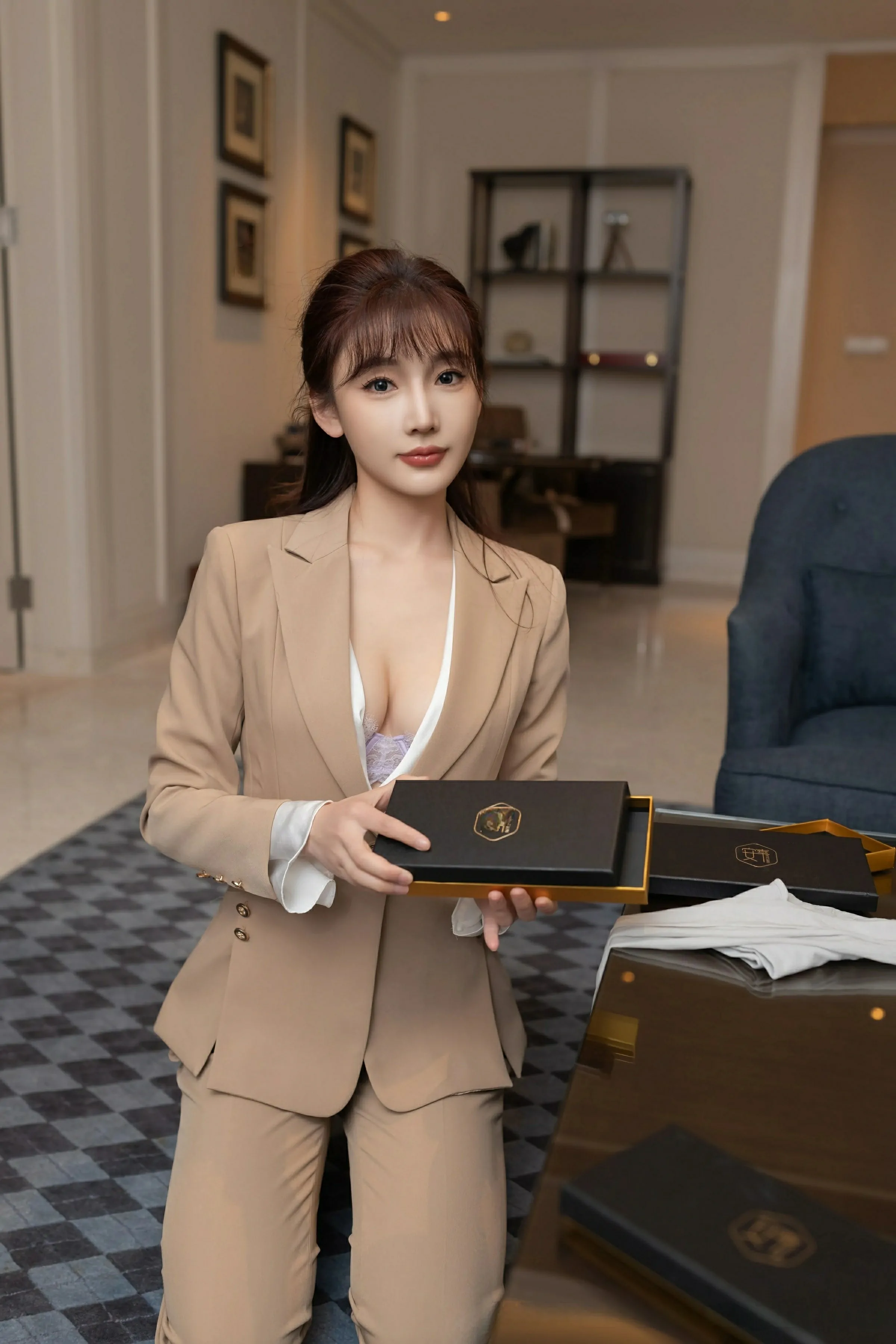  XiuRen 秀人 No.9881 陆萱萱 [82P]第2张