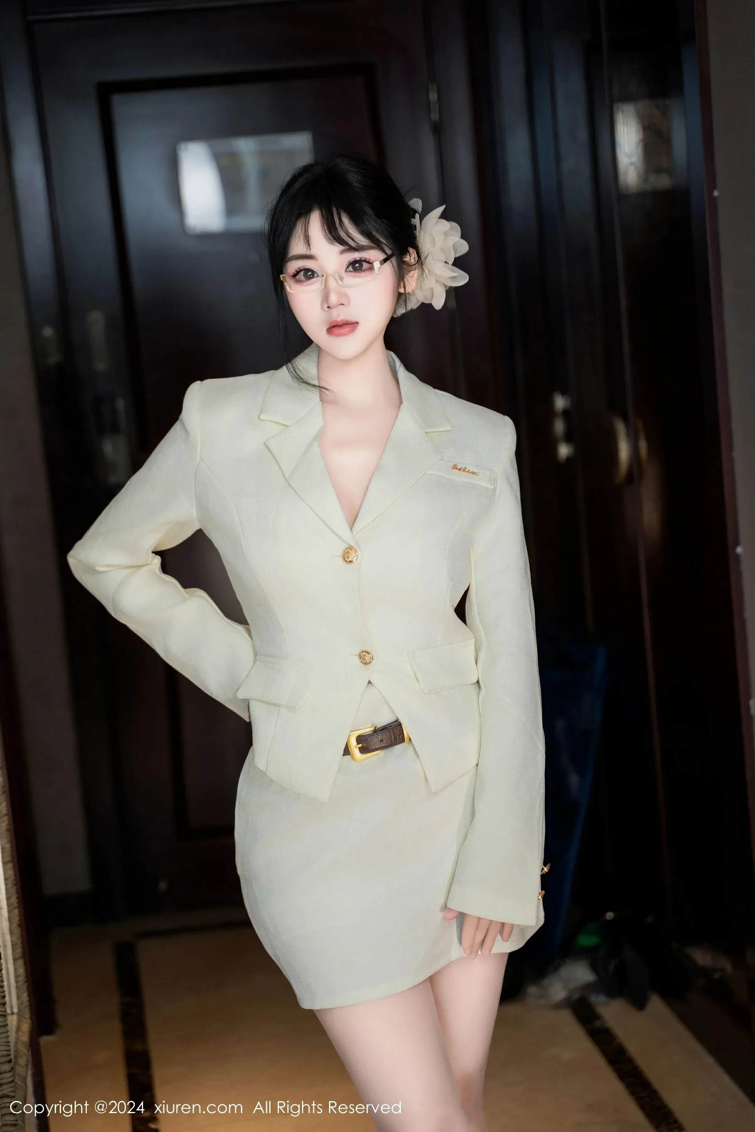  XiuRen 秀人  No.8717 汐汐爱吃草莓 [86P]第3张